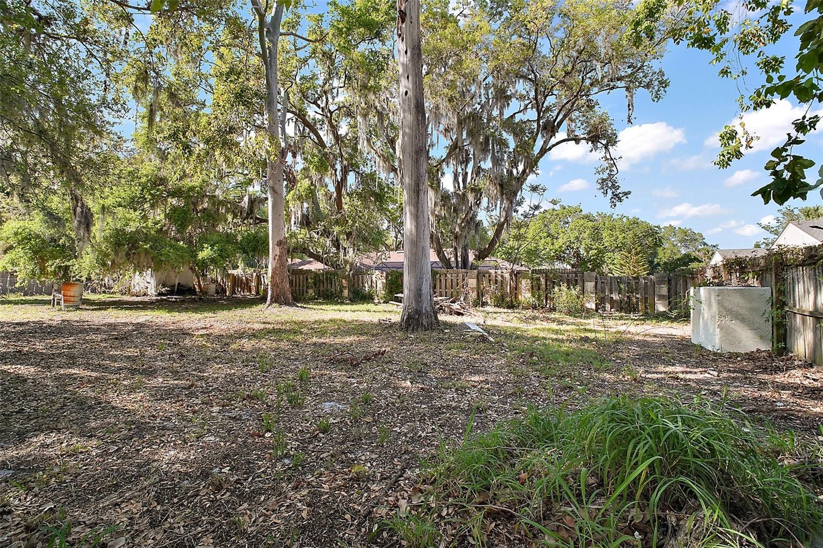 208 PALM WAY, TAVARES, FL, 32778
