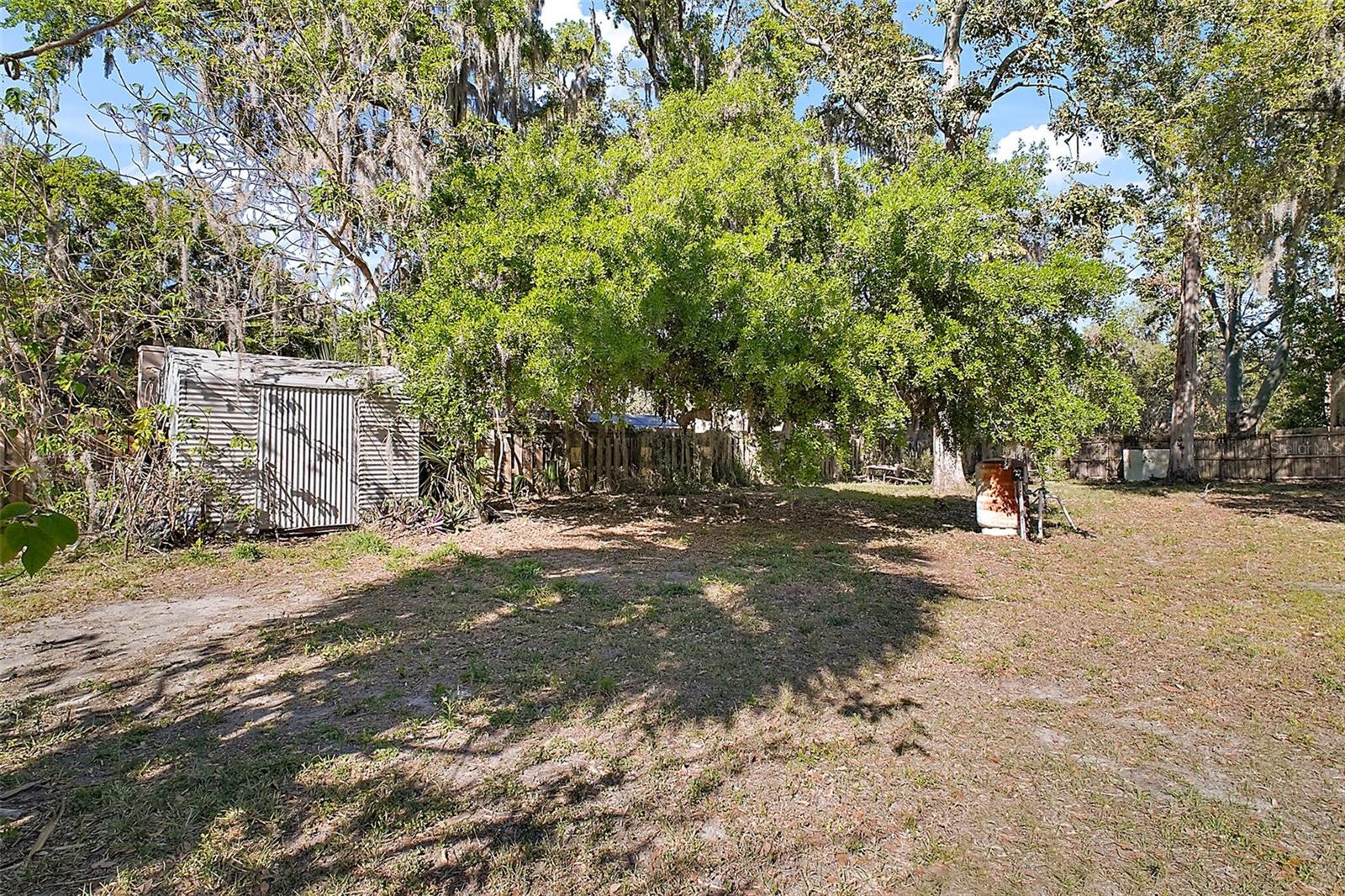 208 PALM WAY, TAVARES, FL, 32778