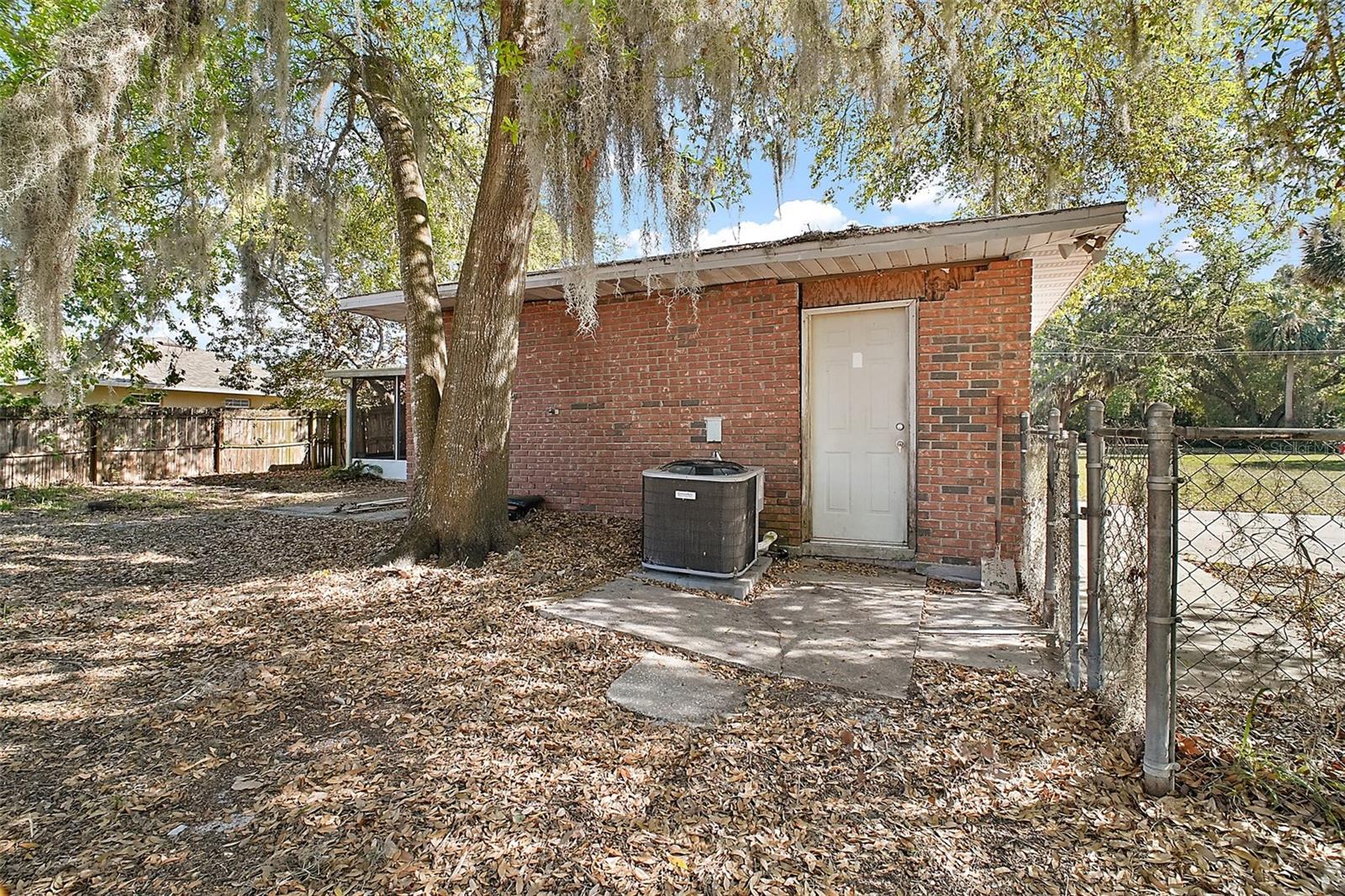 208 PALM WAY, TAVARES, FL, 32778
