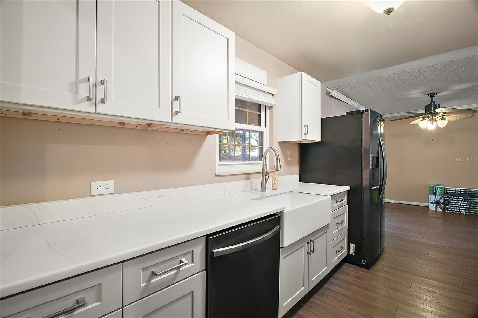208 PALM WAY, TAVARES, FL, 32778