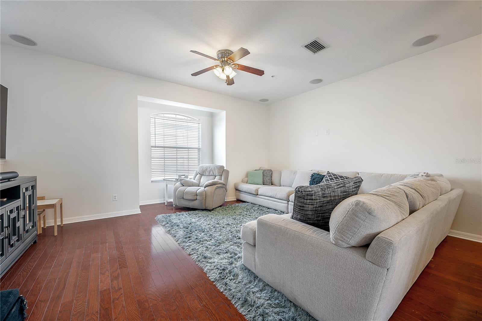 10250 BAYOU GRANDE AVE, SEMINOLE, FL, 33772