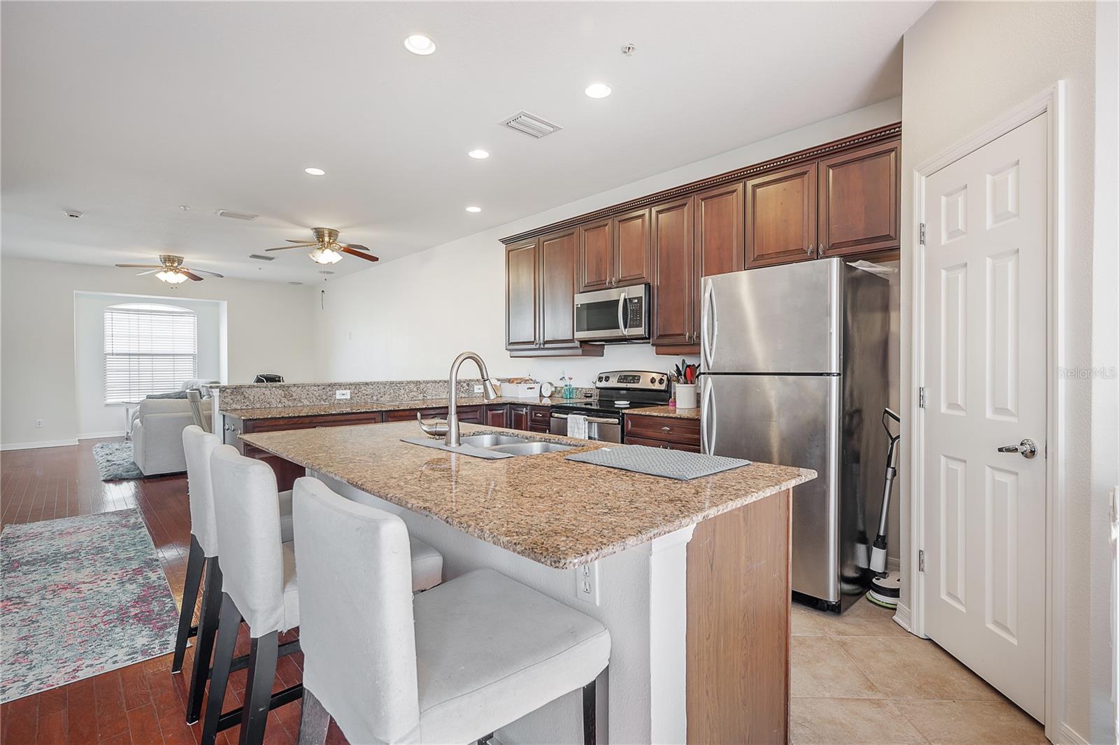 10250 BAYOU GRANDE AVE, SEMINOLE, FL, 33772