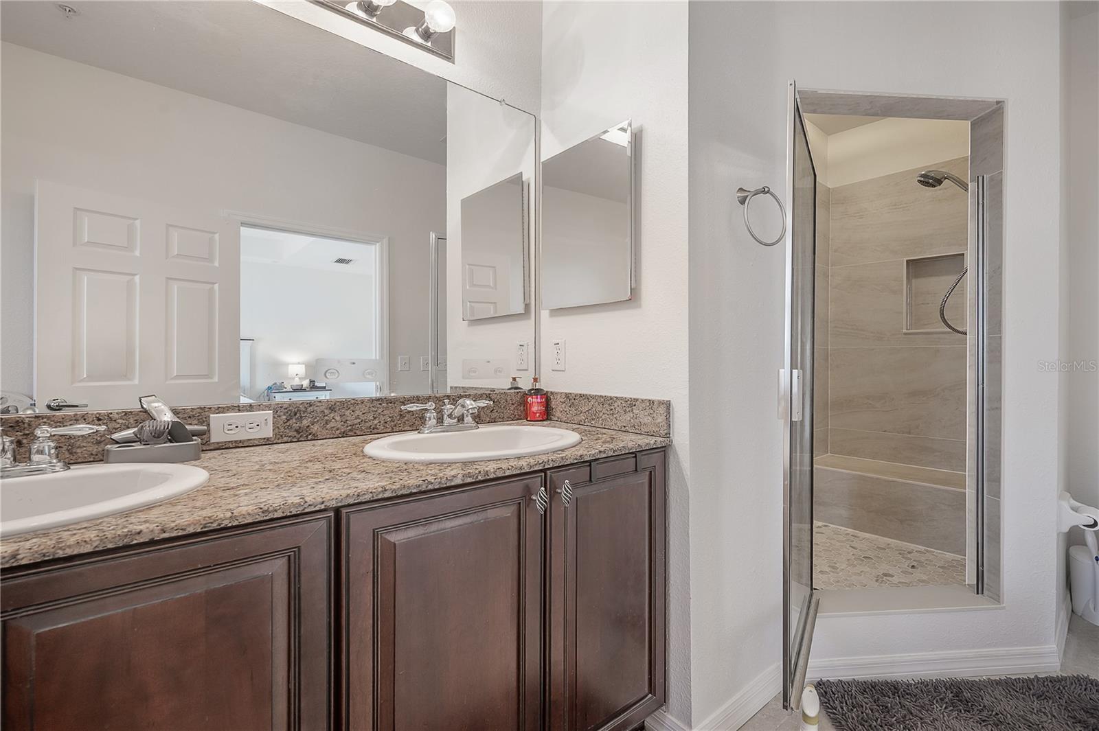 10250 BAYOU GRANDE AVE, SEMINOLE, FL, 33772