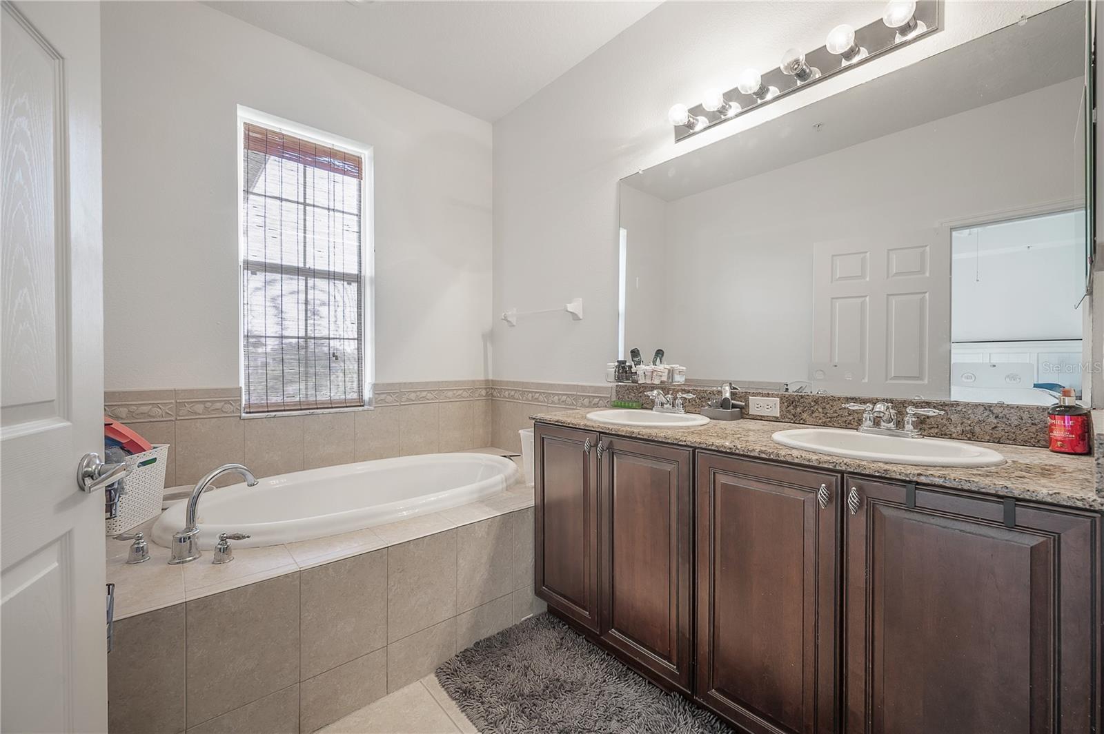 10250 BAYOU GRANDE AVE, SEMINOLE, FL, 33772