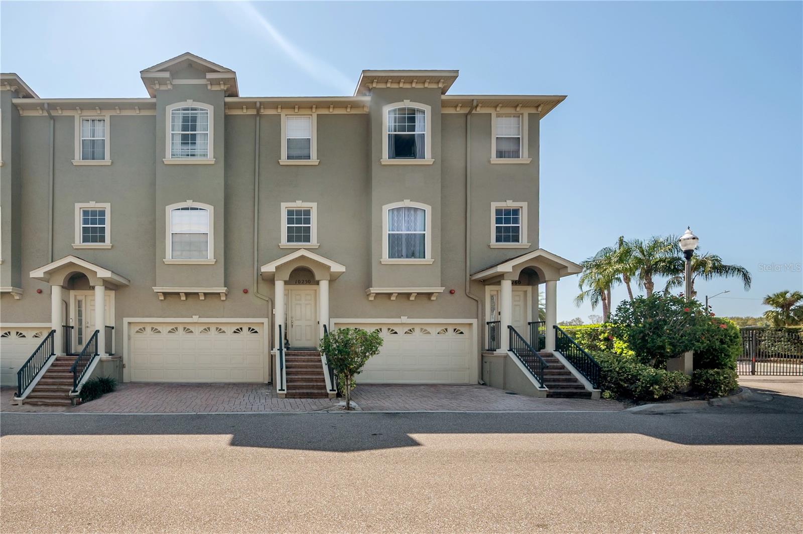 10250 BAYOU GRANDE AVE, SEMINOLE, FL, 33772