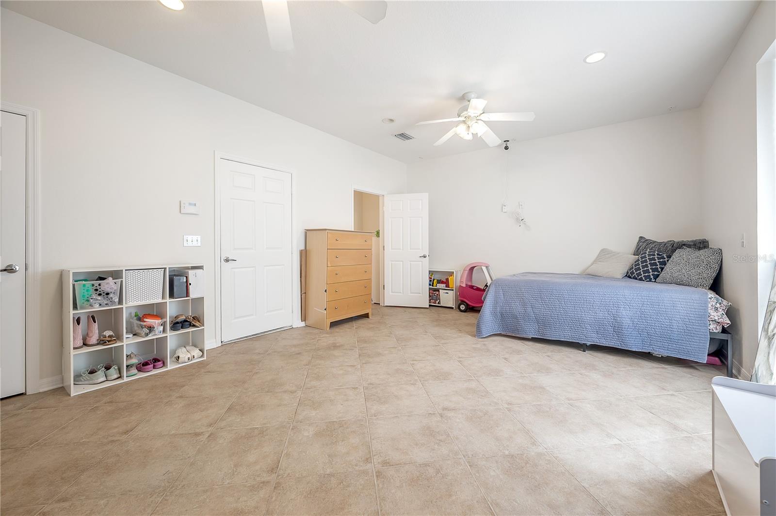 10250 BAYOU GRANDE AVE, SEMINOLE, FL, 33772