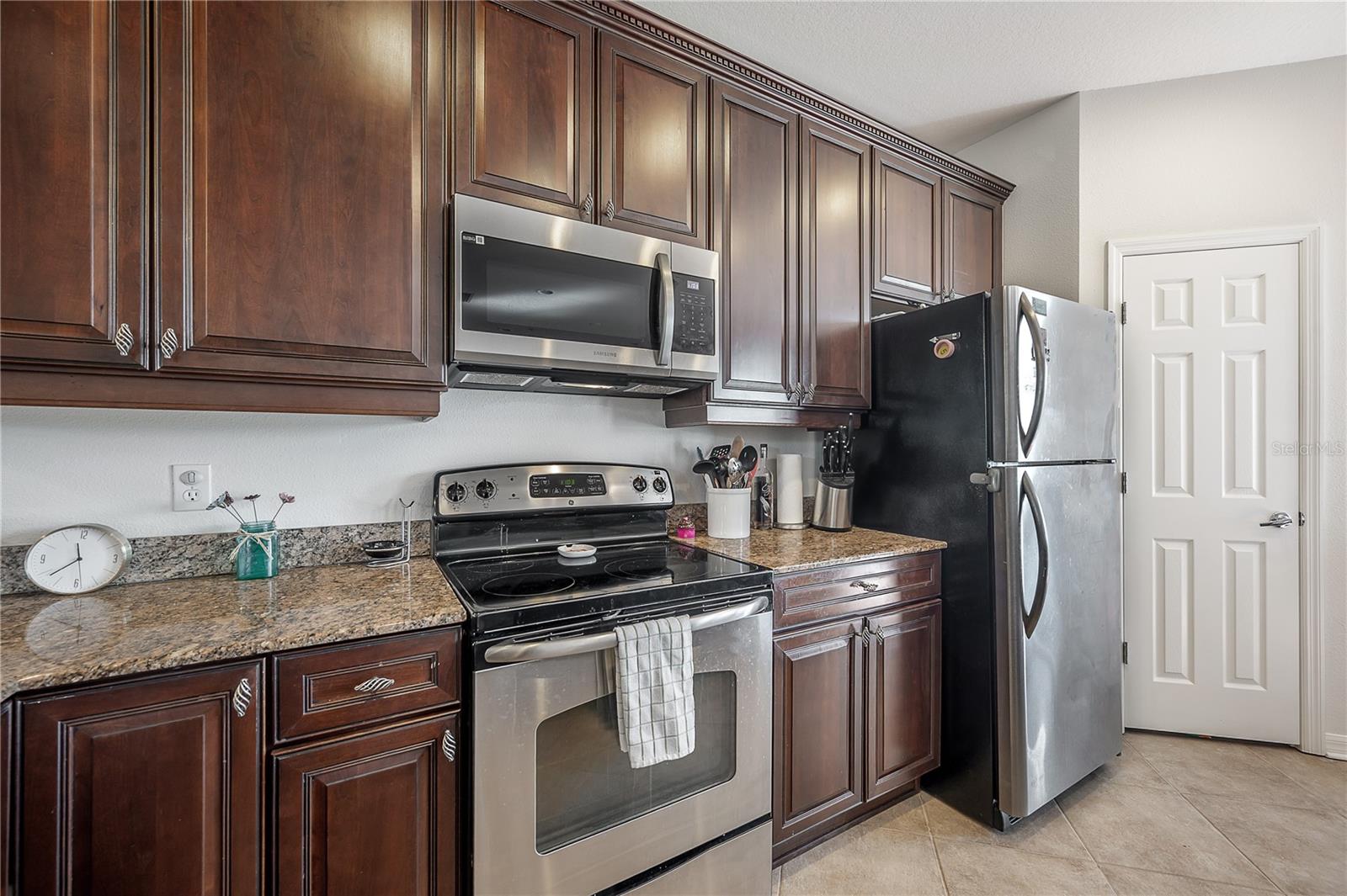 10250 BAYOU GRANDE AVE, SEMINOLE, FL, 33772