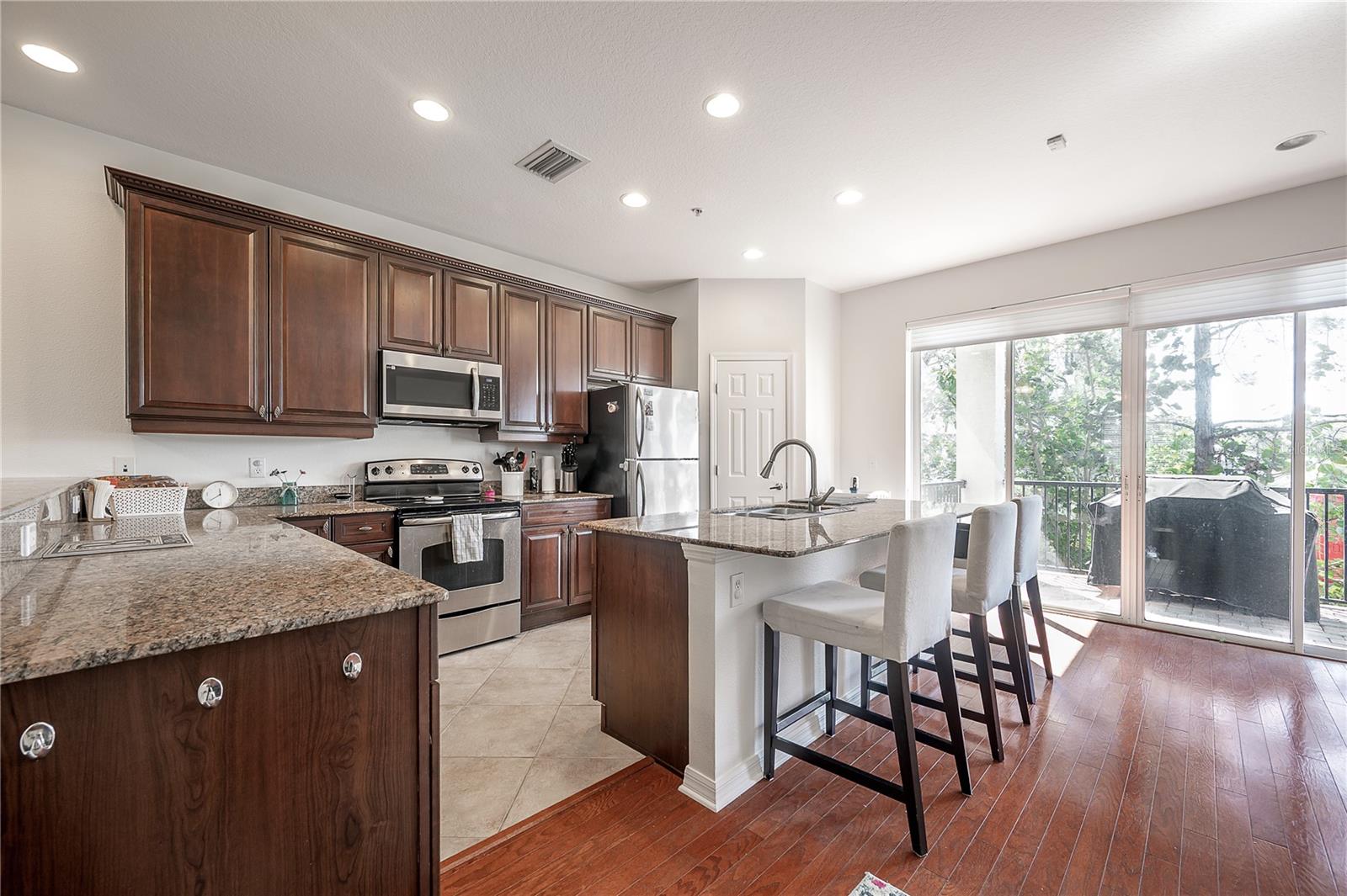 10250 BAYOU GRANDE AVE, SEMINOLE, FL, 33772
