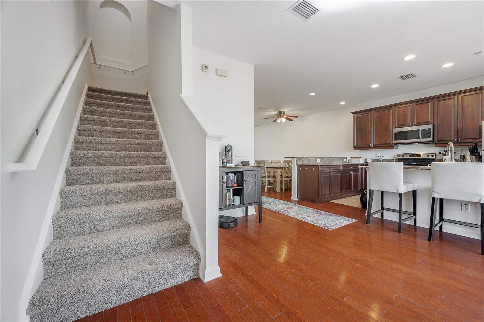 10250 BAYOU GRANDE AVE, SEMINOLE, FL, 33772