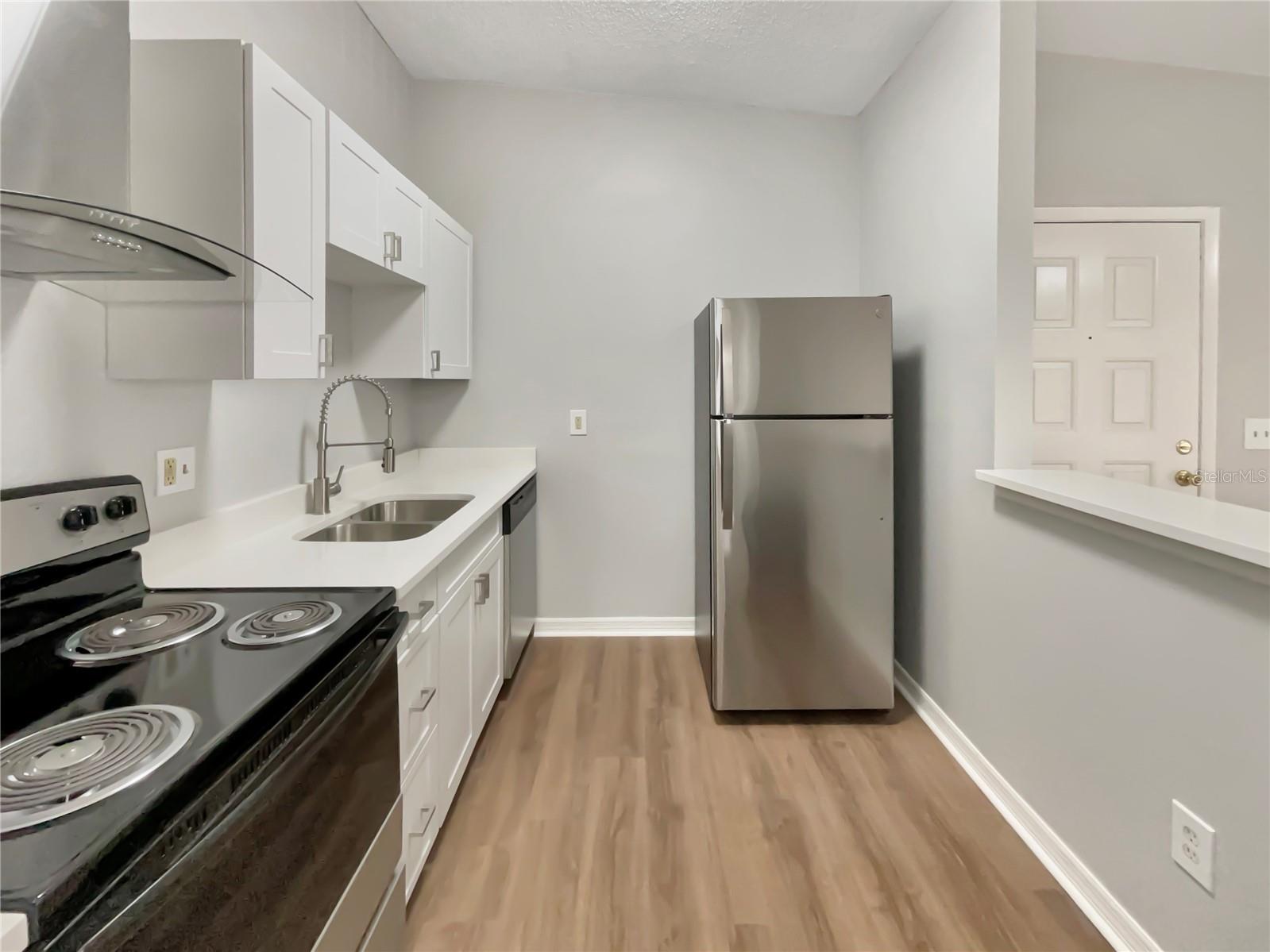 6002 LAKETREE LN #B, TEMPLE TERRACE, FL, 33617