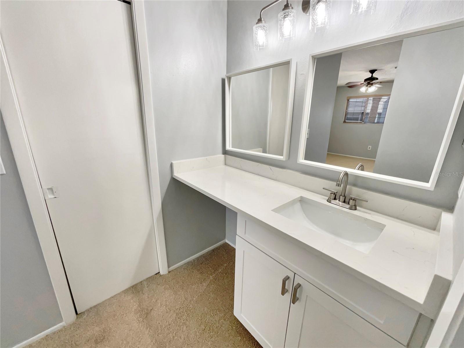 6002 LAKETREE LN #B, TEMPLE TERRACE, FL, 33617