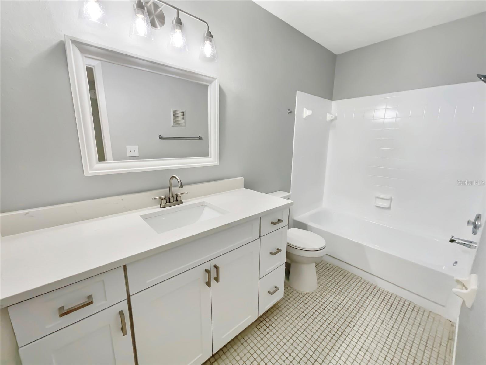 6002 LAKETREE LN #B, TEMPLE TERRACE, FL, 33617