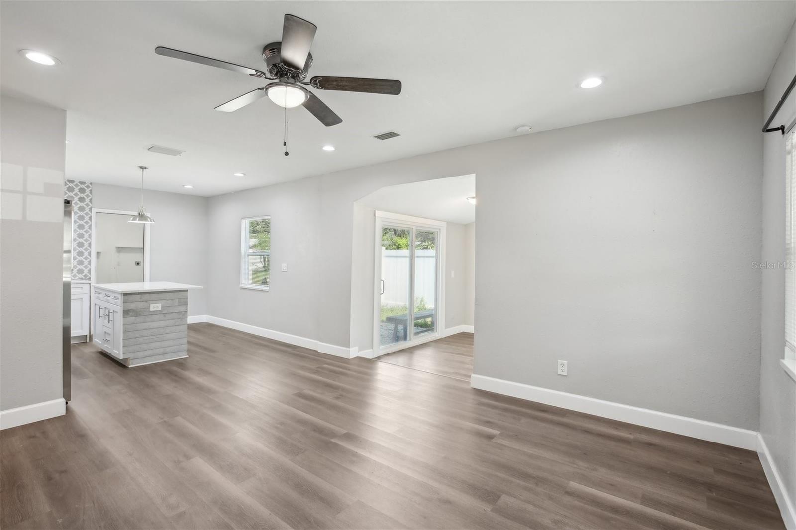 1000 8TH AVE SW, LARGO, FL, 33770