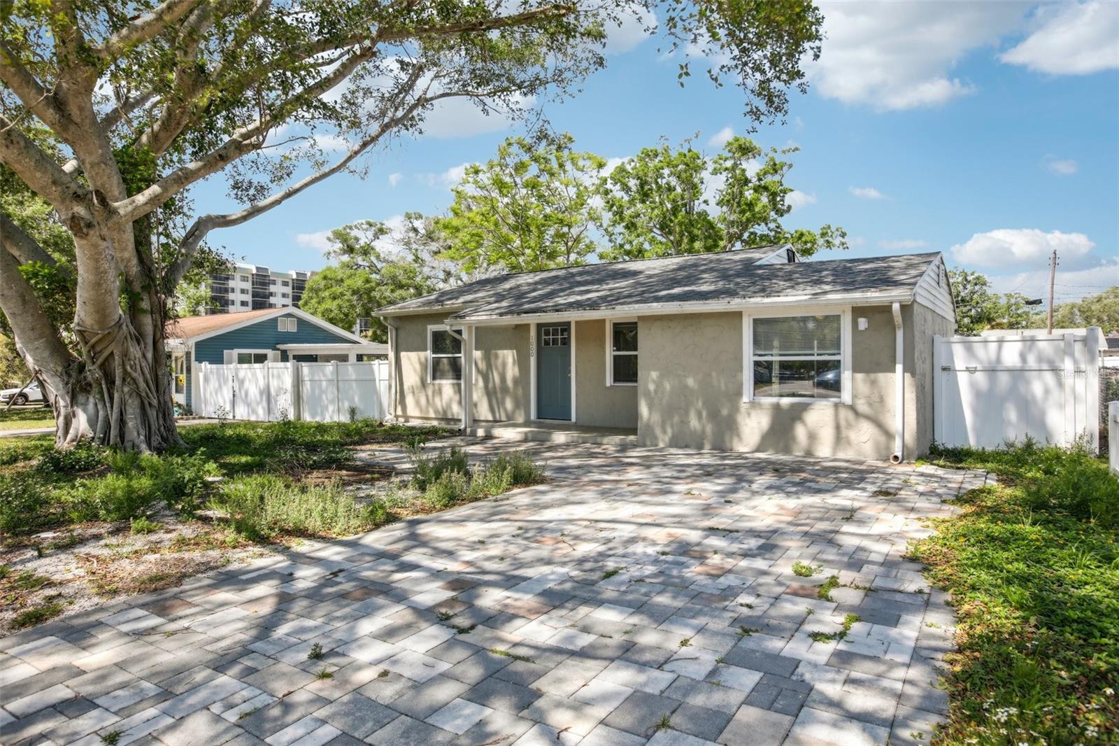 1000 8TH AVE SW, LARGO, FL, 33770