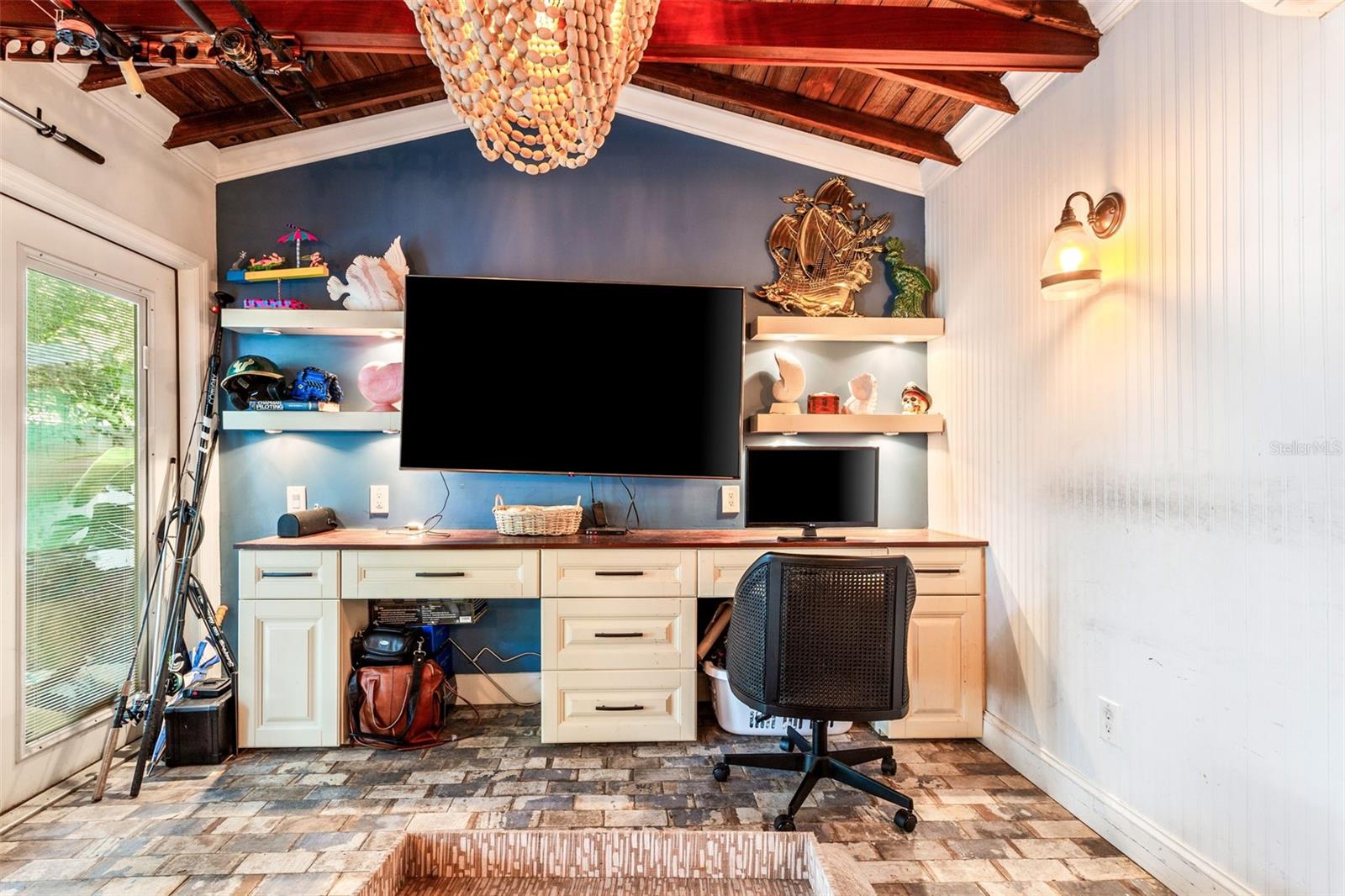 2624 W PROSPECT RD, TAMPA, FL, 33629