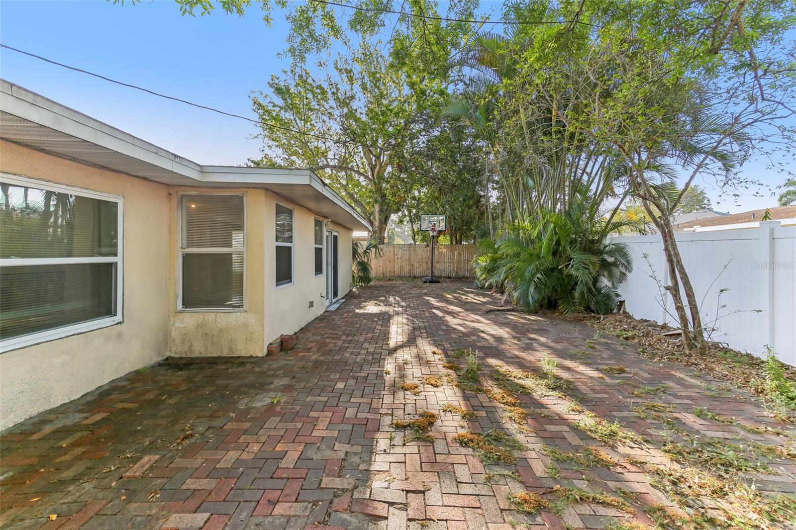 230 DAVISON AVE NE, ST PETERSBURG, FL, 33703