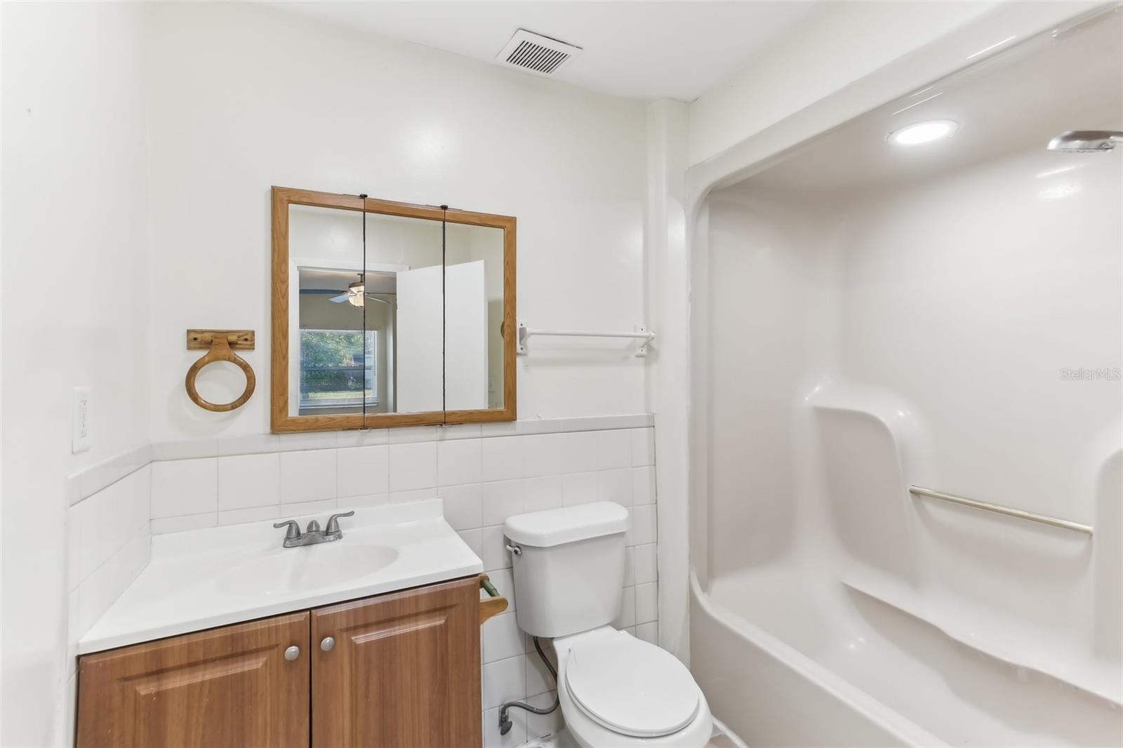230 DAVISON AVE NE, ST PETERSBURG, FL, 33703