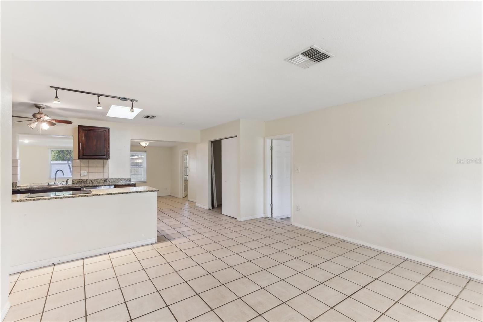 230 DAVISON AVE NE, ST PETERSBURG, FL, 33703
