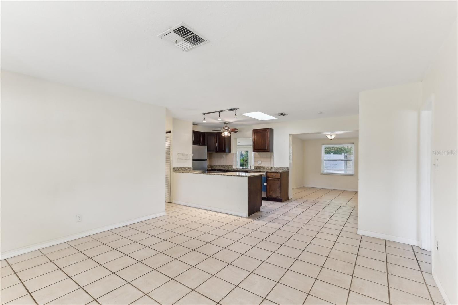 230 DAVISON AVE NE, ST PETERSBURG, FL, 33703