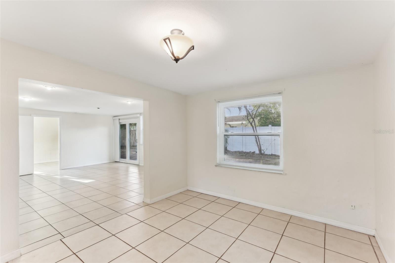 230 DAVISON AVE NE, ST PETERSBURG, FL, 33703