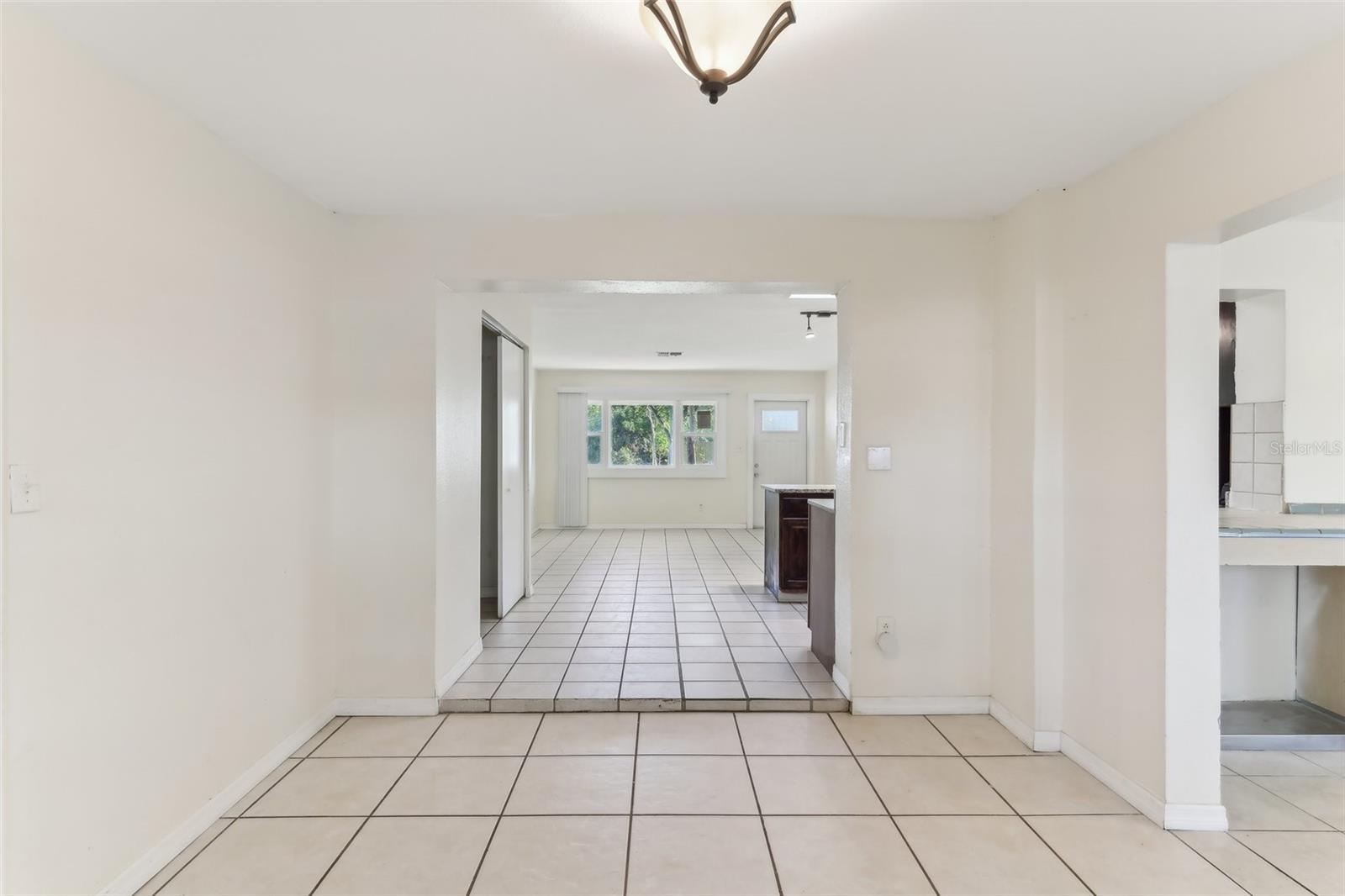 230 DAVISON AVE NE, ST PETERSBURG, FL, 33703