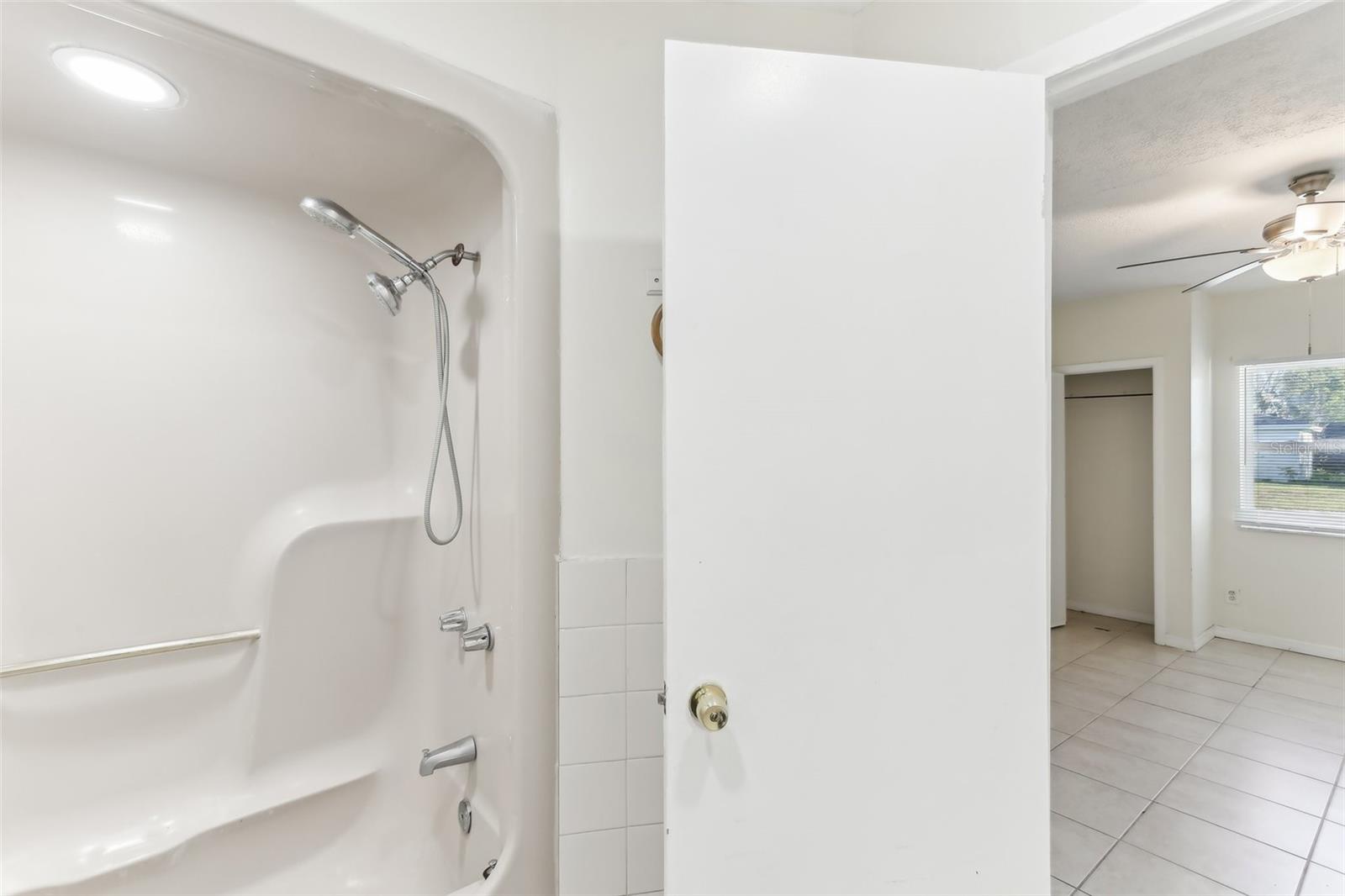 230 DAVISON AVE NE, ST PETERSBURG, FL, 33703