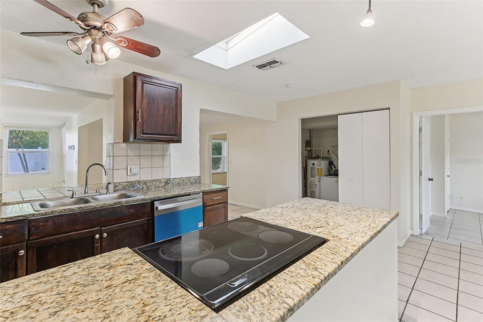 230 DAVISON AVE NE, ST PETERSBURG, FL, 33703