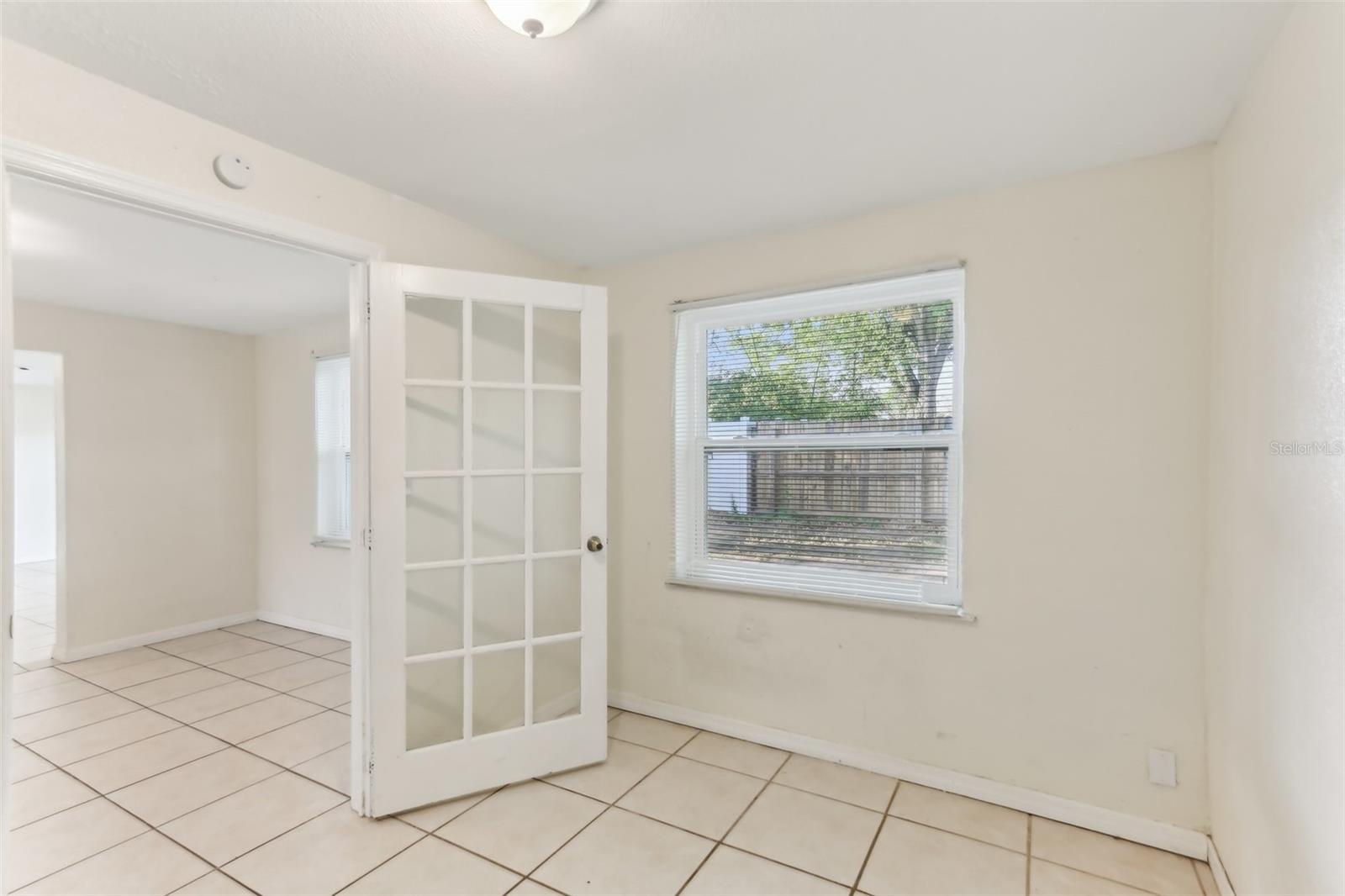 230 DAVISON AVE NE, ST PETERSBURG, FL, 33703