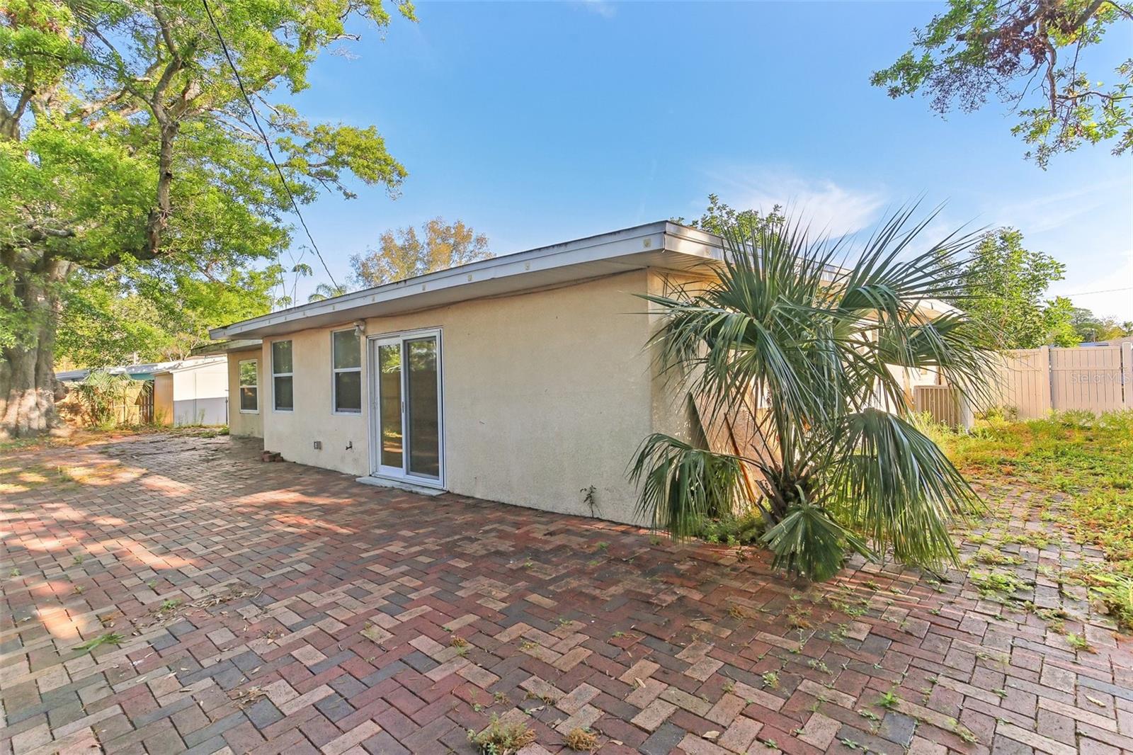 230 DAVISON AVE NE, ST PETERSBURG, FL, 33703