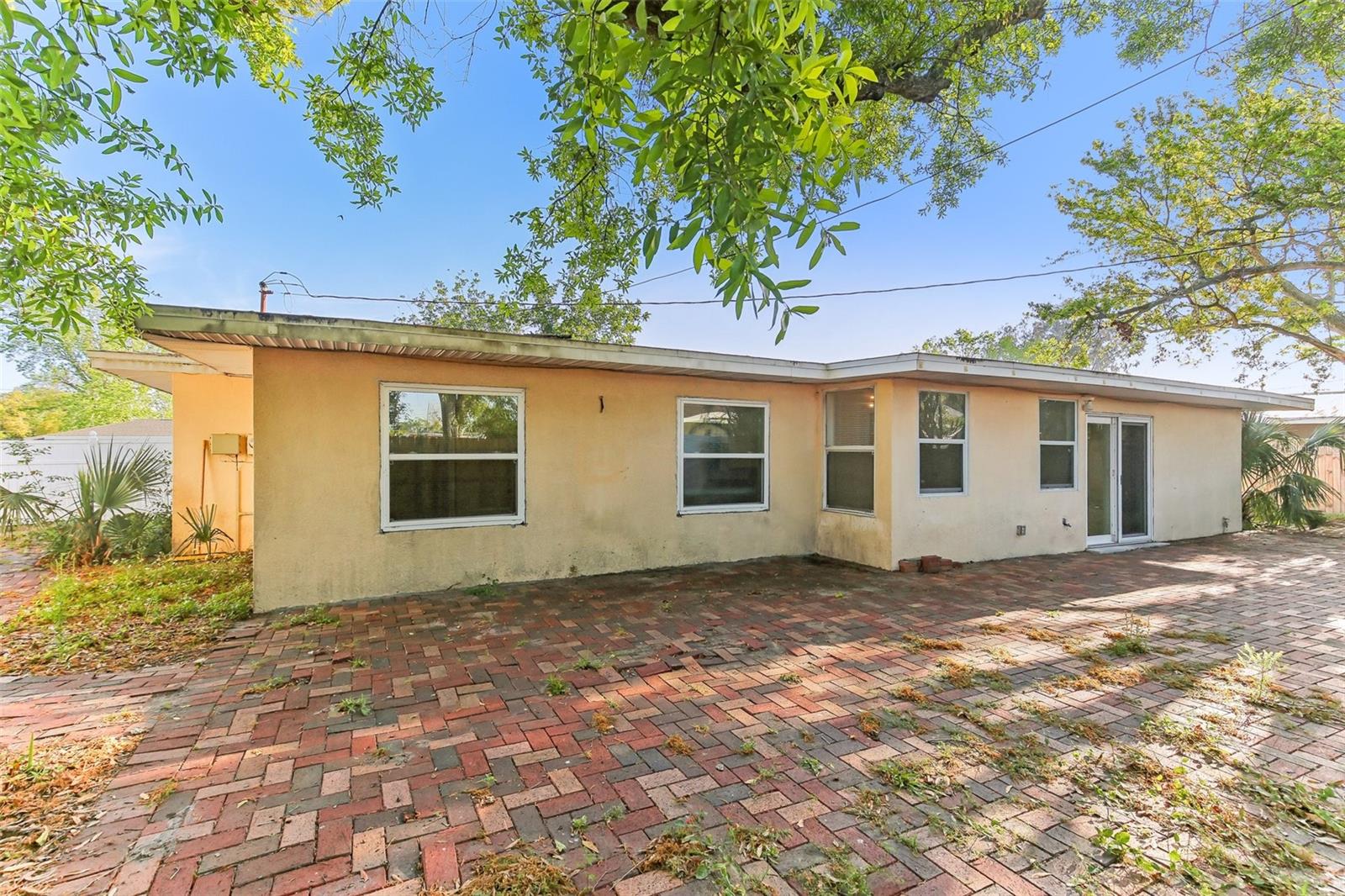 230 DAVISON AVE NE, ST PETERSBURG, FL, 33703