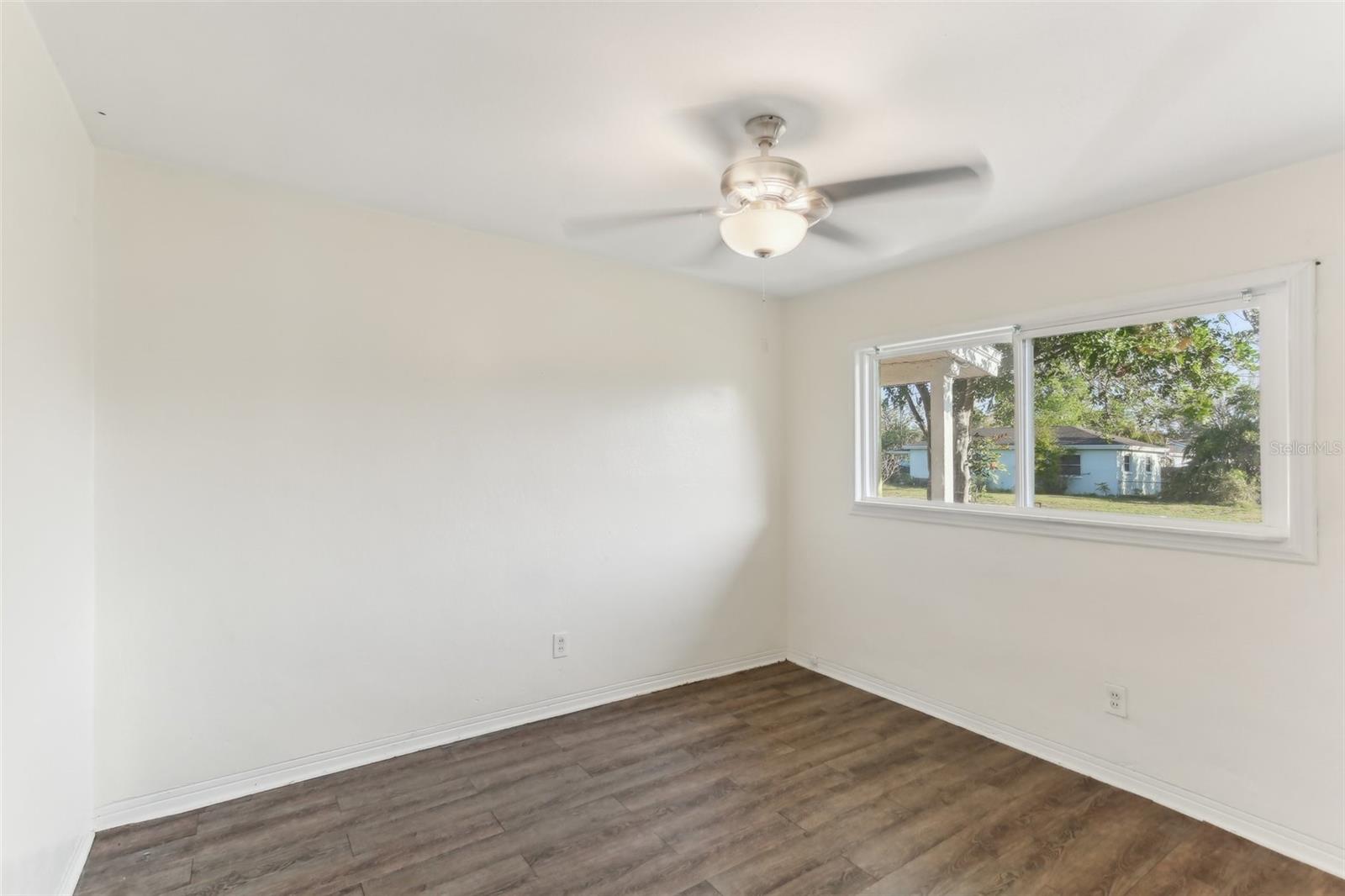 230 DAVISON AVE NE, ST PETERSBURG, FL, 33703