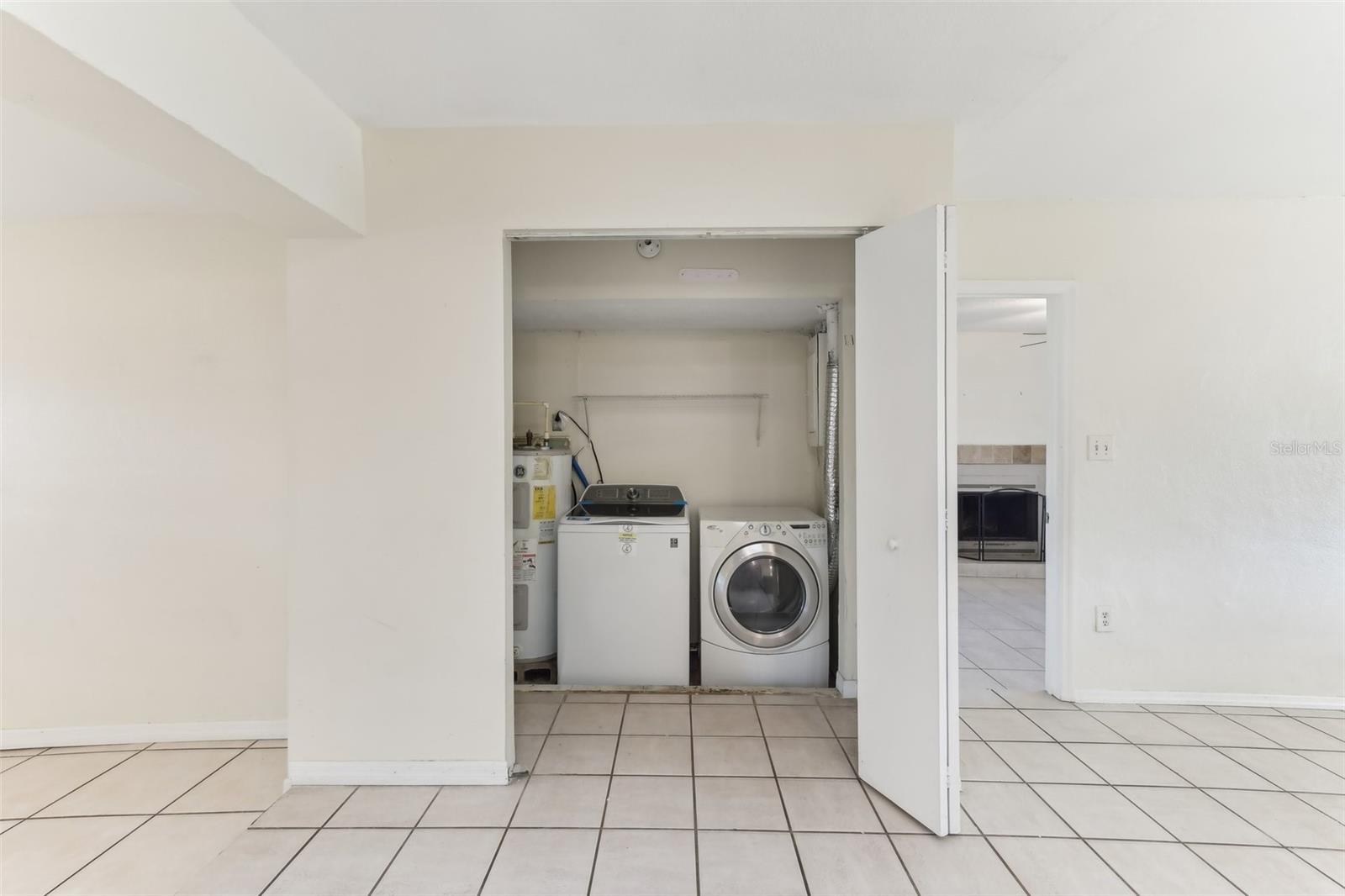 230 DAVISON AVE NE, ST PETERSBURG, FL, 33703