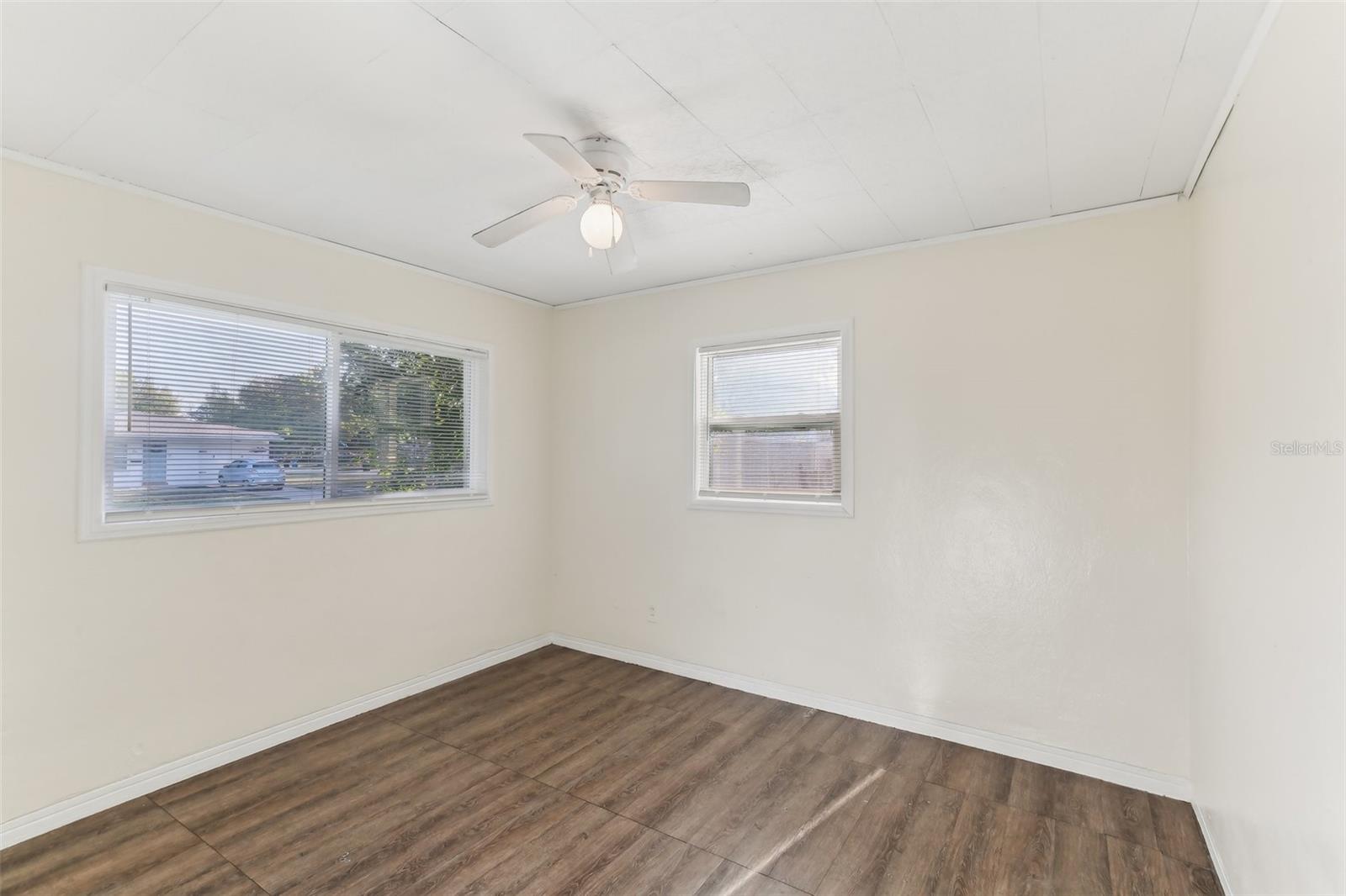 230 DAVISON AVE NE, ST PETERSBURG, FL, 33703