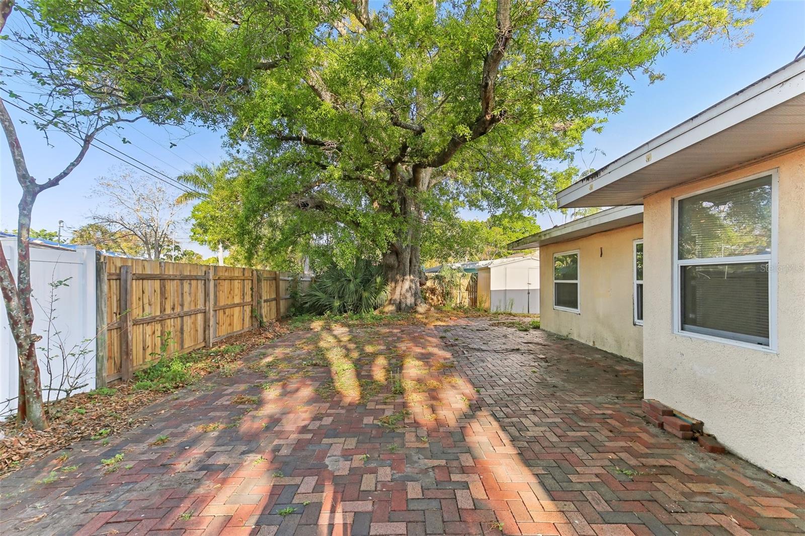 230 DAVISON AVE NE, ST PETERSBURG, FL, 33703