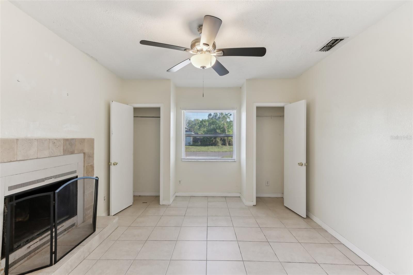 230 DAVISON AVE NE, ST PETERSBURG, FL, 33703