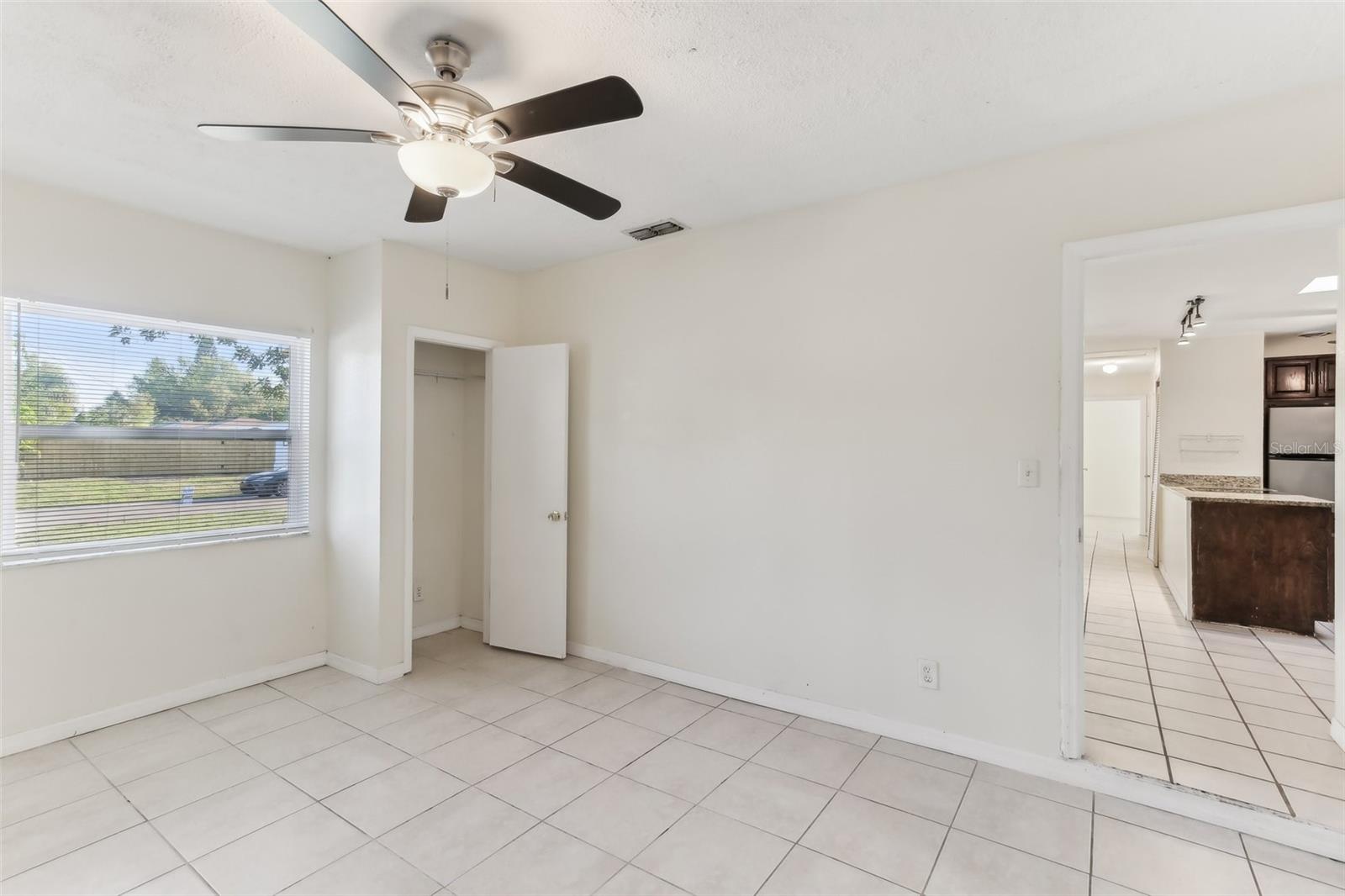 230 DAVISON AVE NE, ST PETERSBURG, FL, 33703