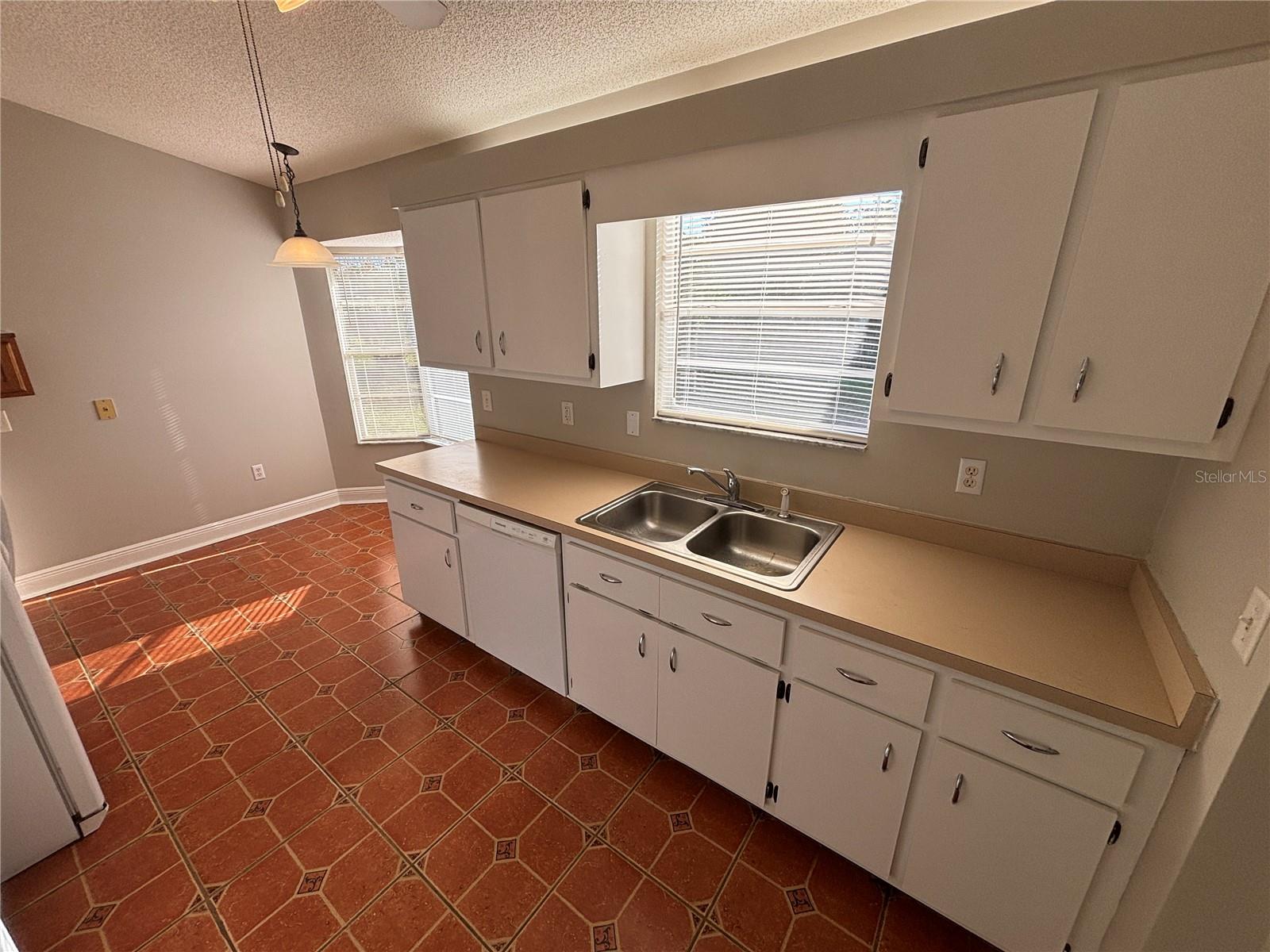 33746 TARA WOOD DR, LEESBURG, FL, 34788