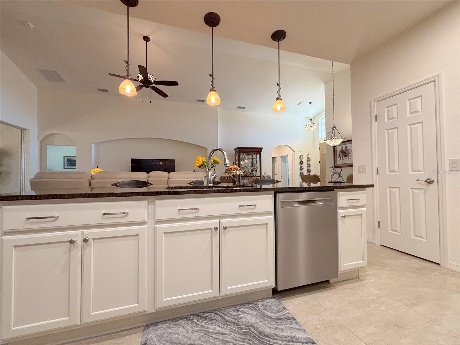 1402 COLONIAL CT, WINTER HAVEN, FL, 33884