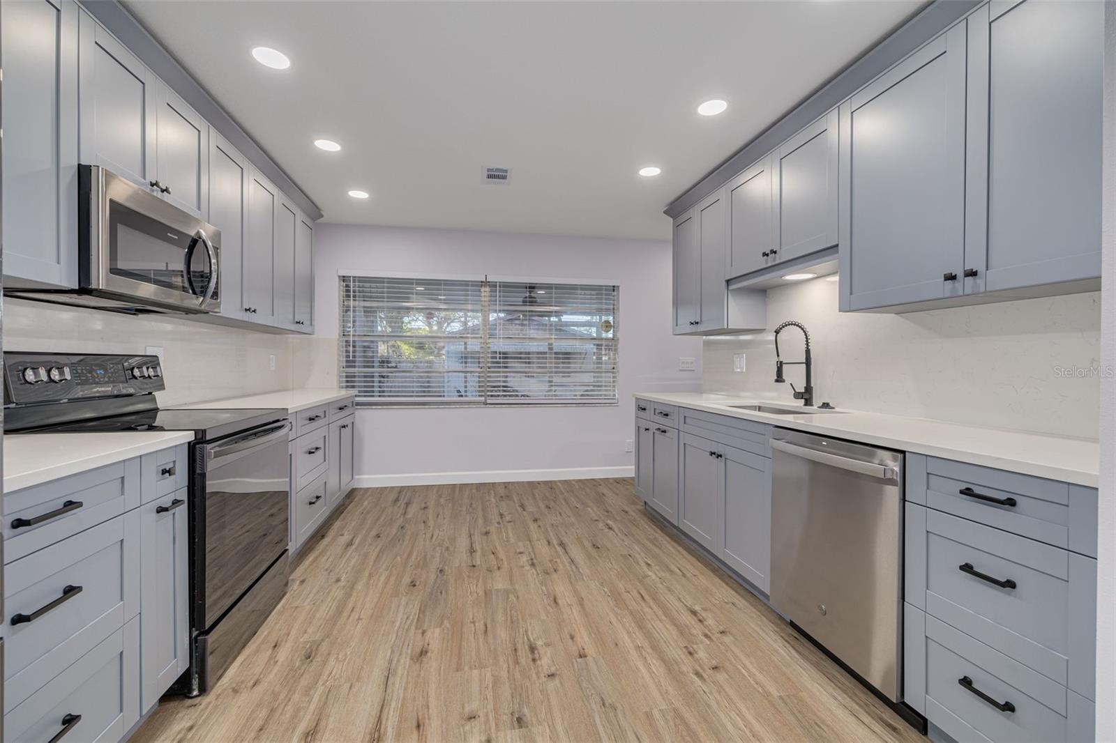 6672 56TH AVE N, ST PETERSBURG, FL, 33709