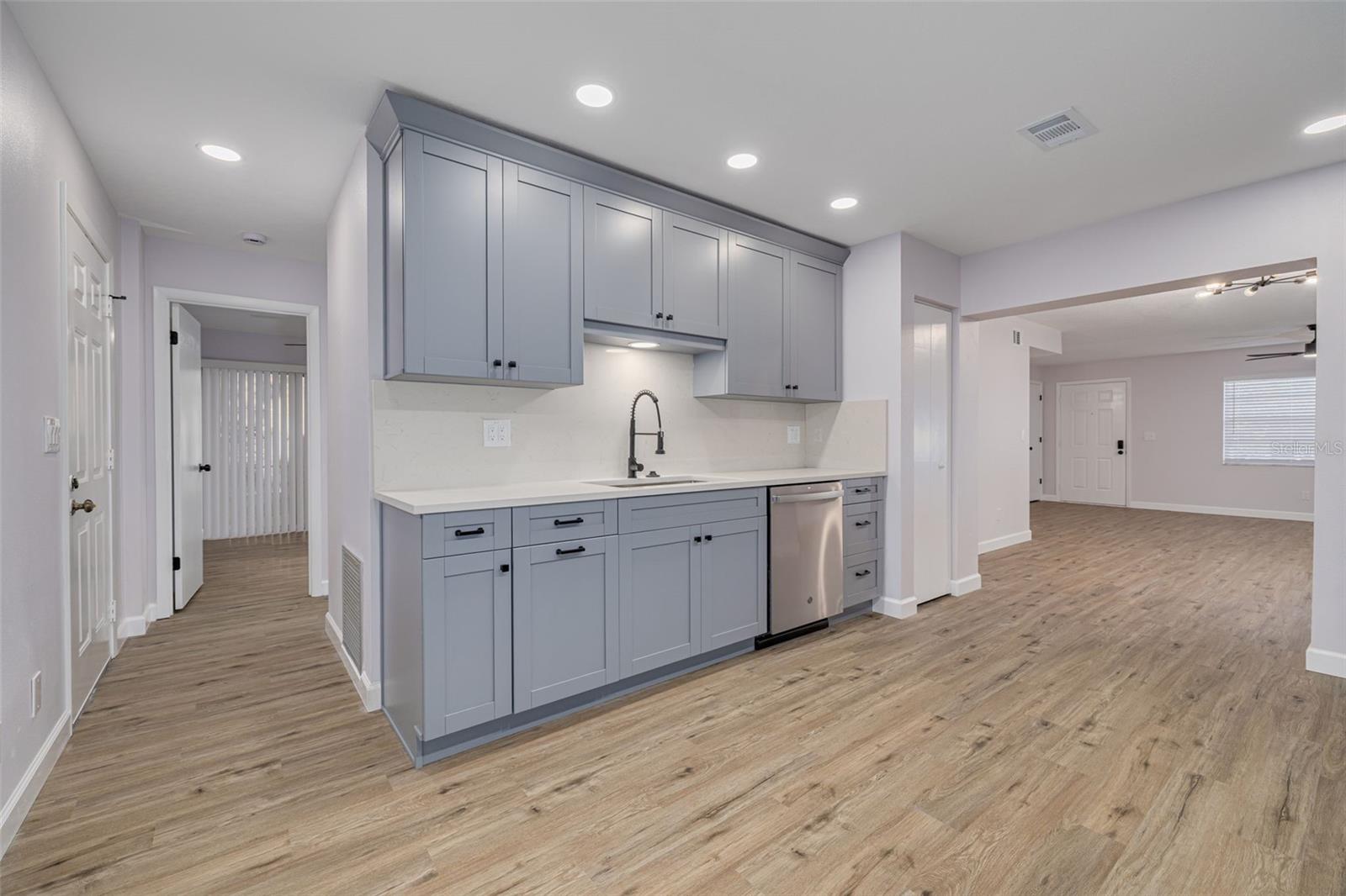 6672 56TH AVE N, ST PETERSBURG, FL, 33709