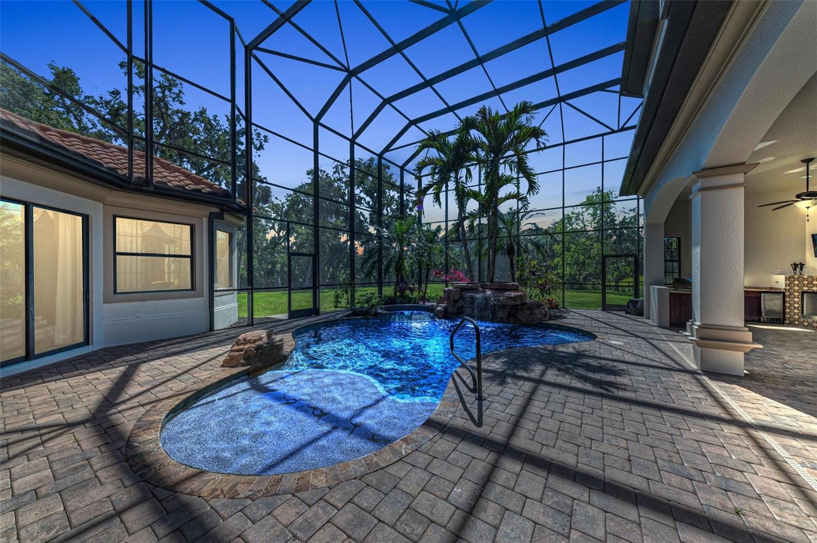 A4645705 Property Photo