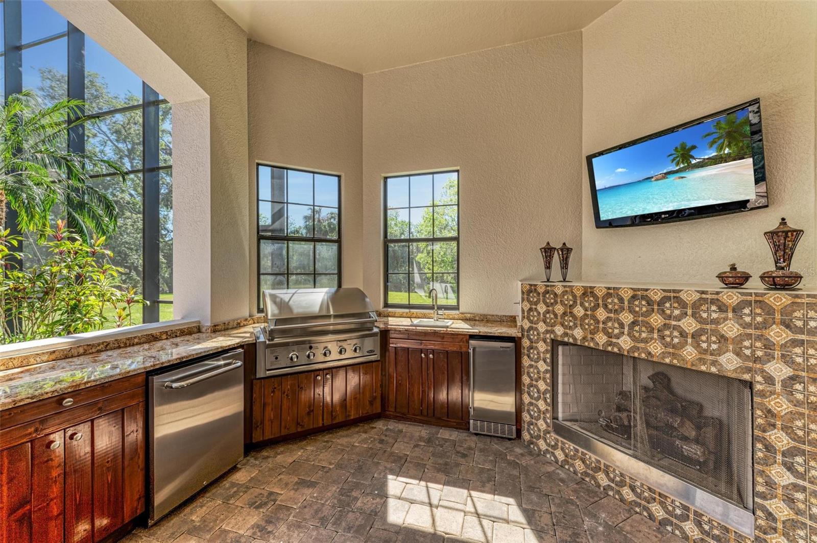 A4645705 Property Photo