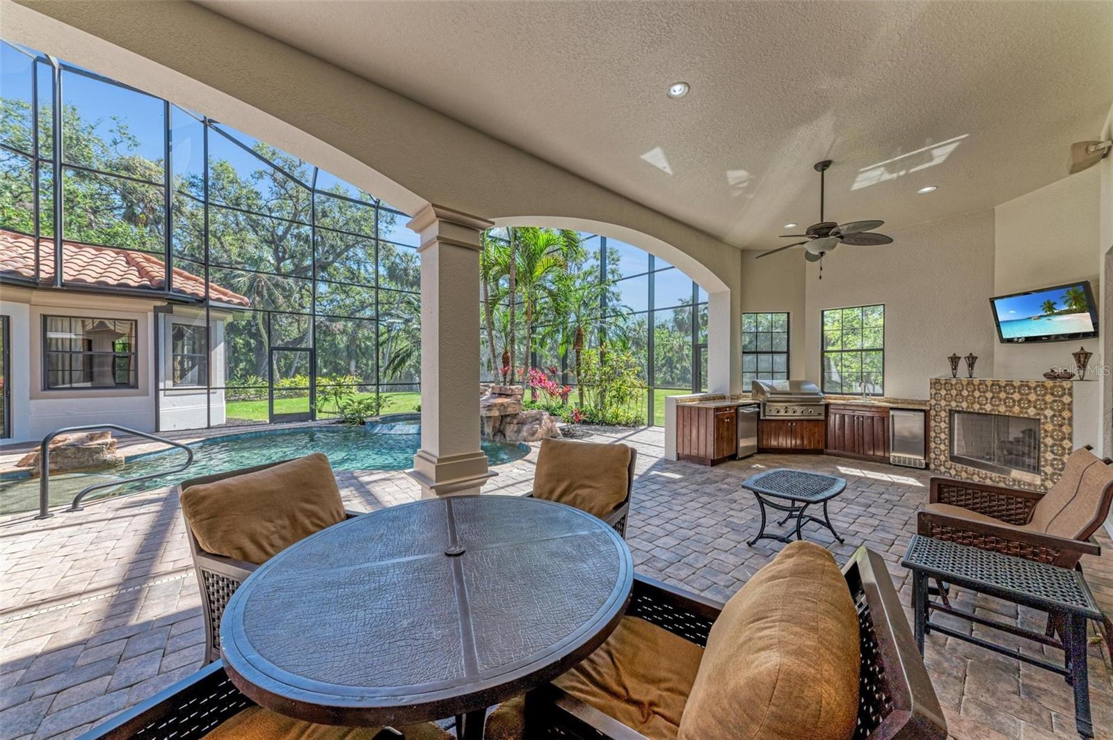 A4645705 Property Photo