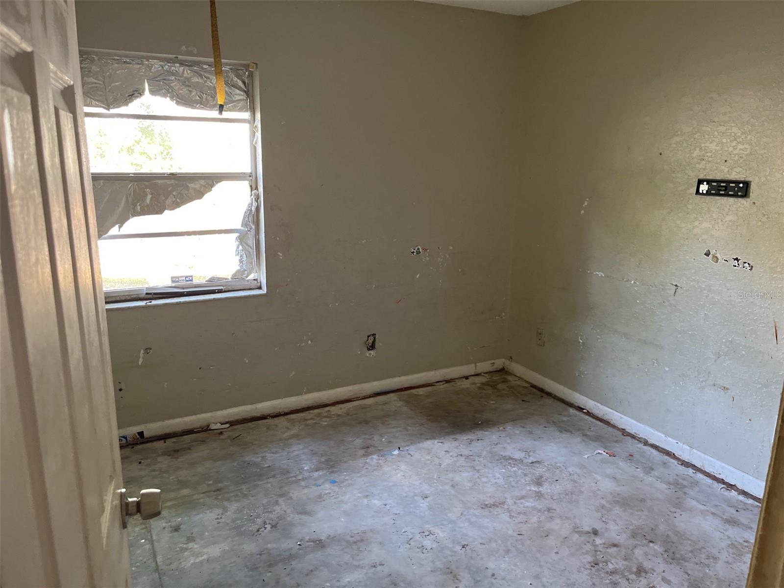 2918 E WATERS AVE, TAMPA, FL, 33604