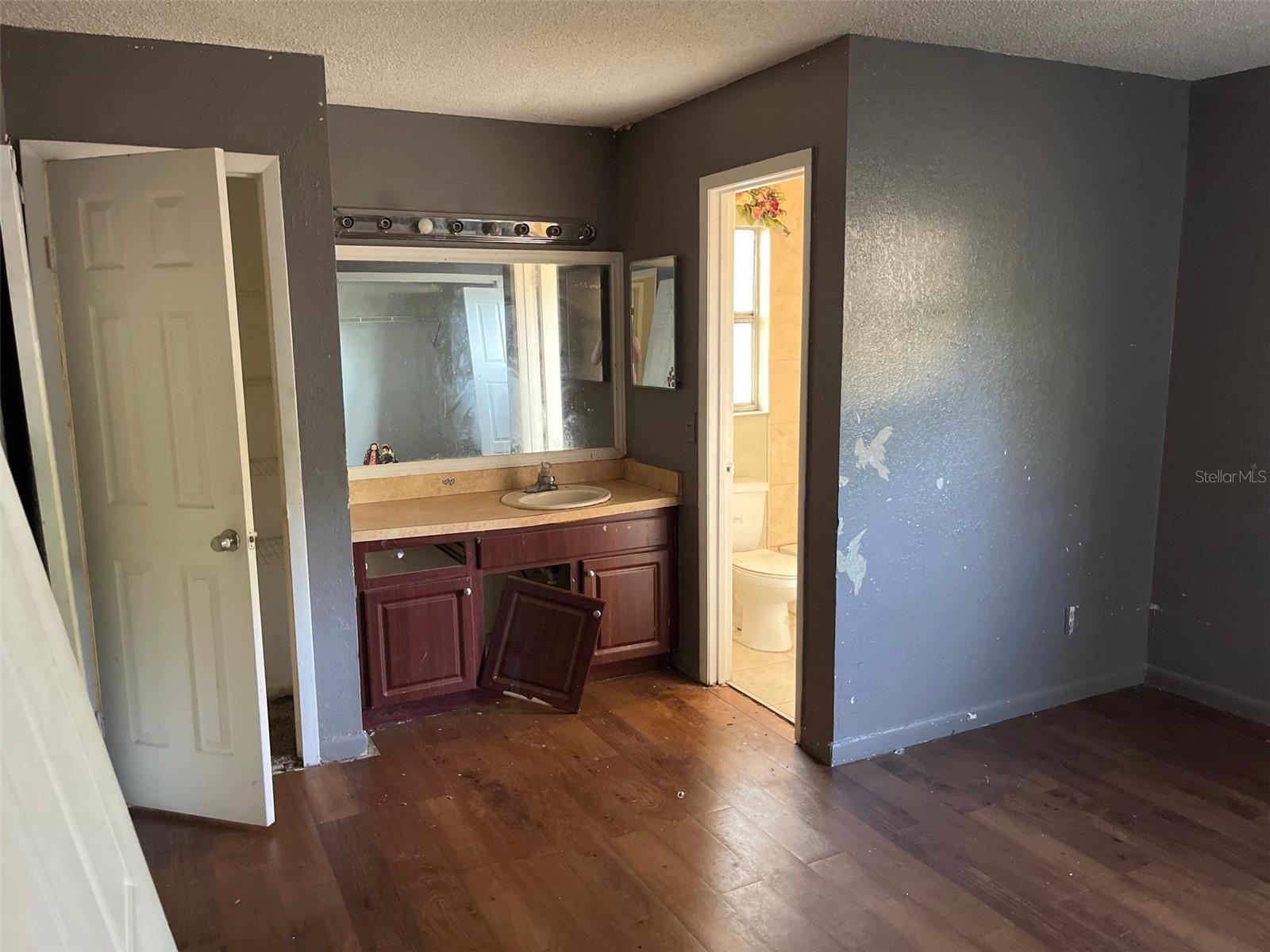 2918 E WATERS AVE, TAMPA, FL, 33604