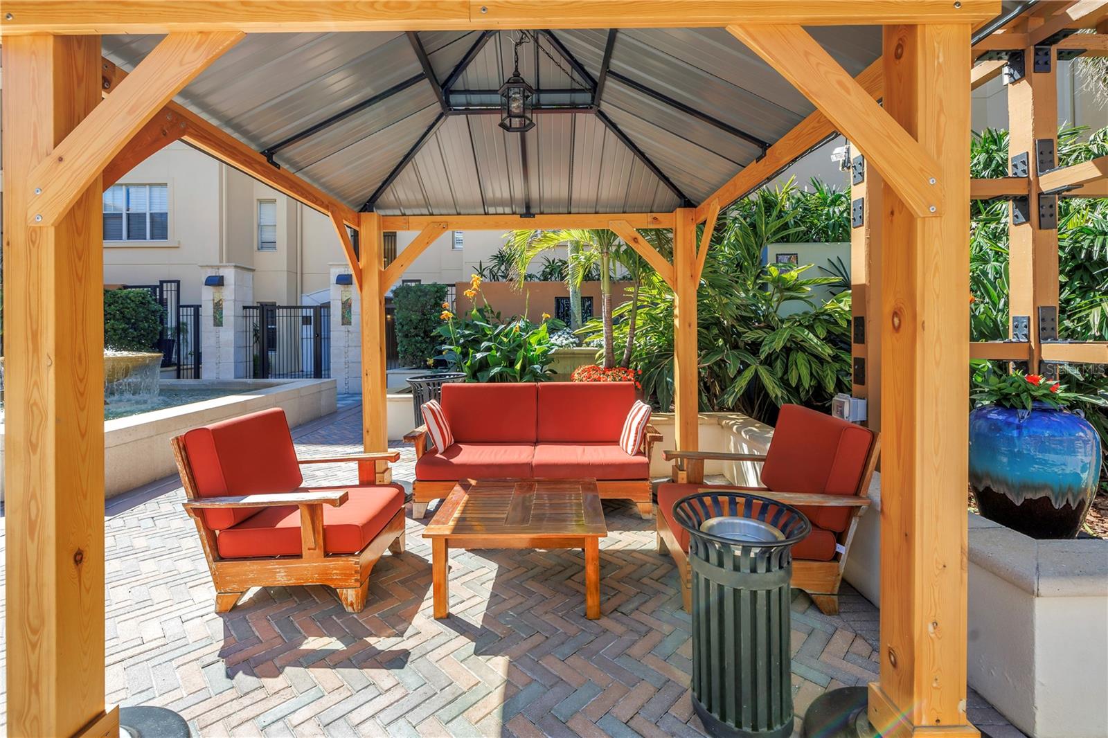100 4TH AVE S #207, ST PETERSBURG, FL, 33701