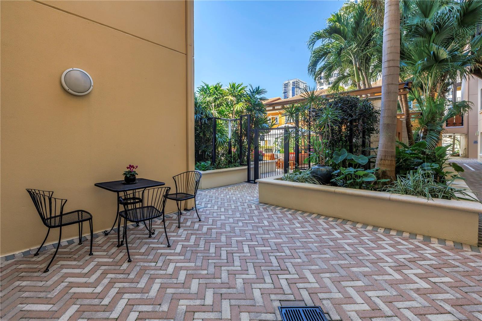 100 4TH AVE S #207, ST PETERSBURG, FL, 33701