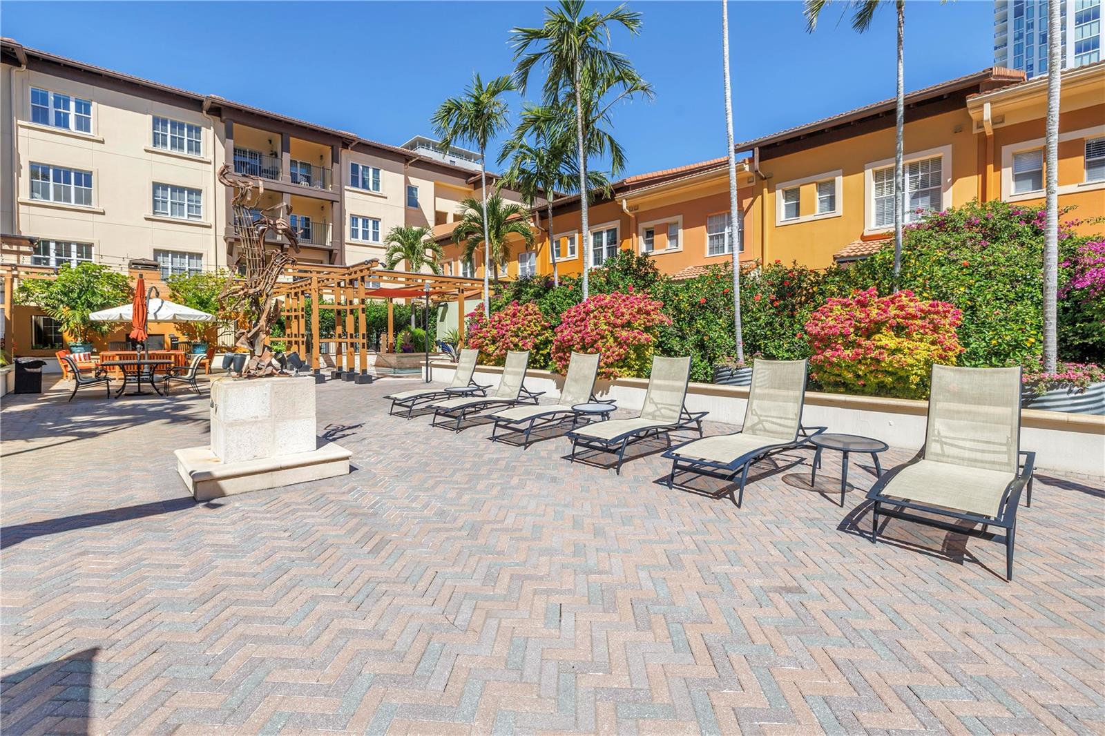 100 4TH AVE S #207, ST PETERSBURG, FL, 33701