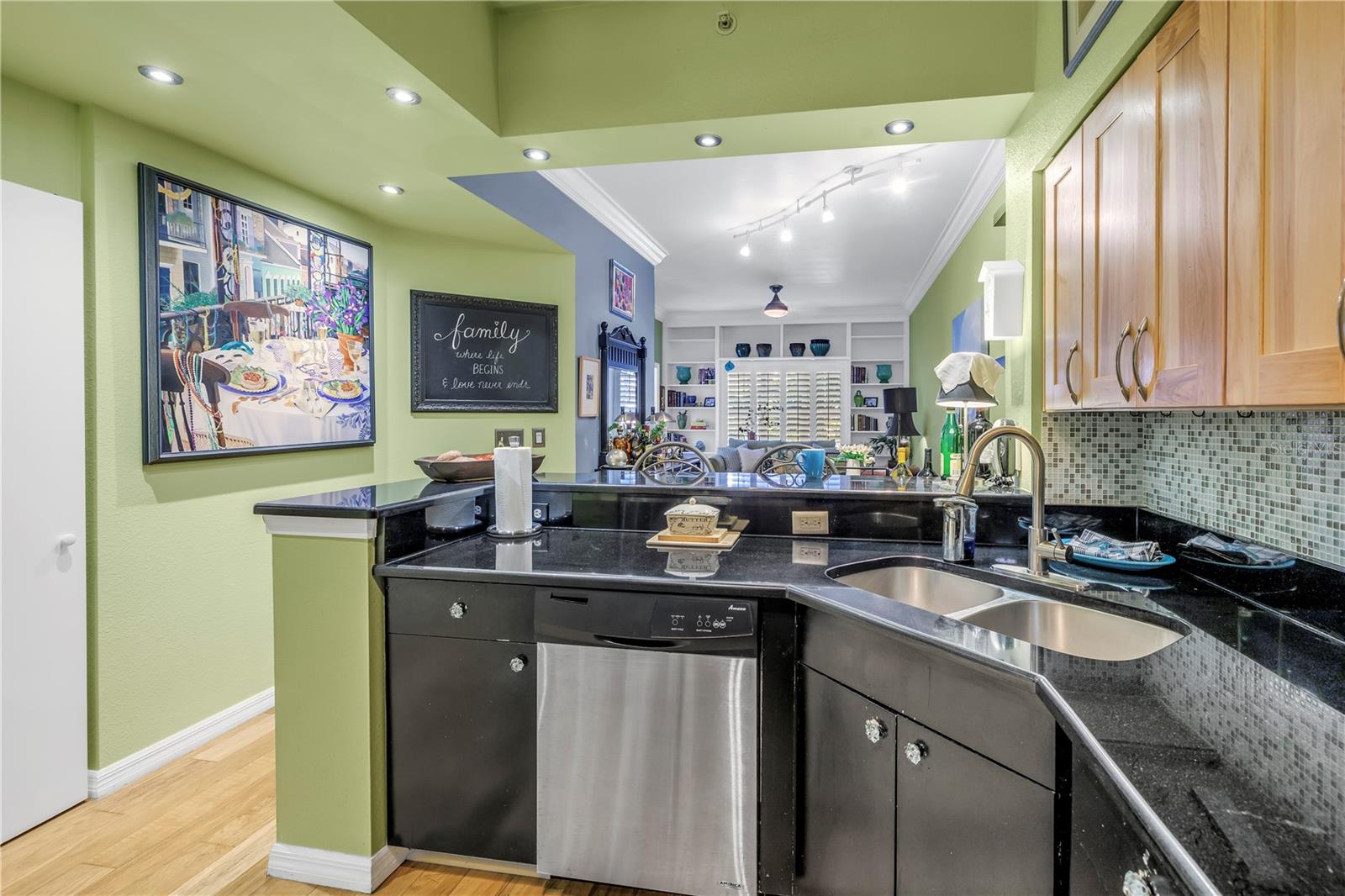 100 4TH AVE S #207, ST PETERSBURG, FL, 33701