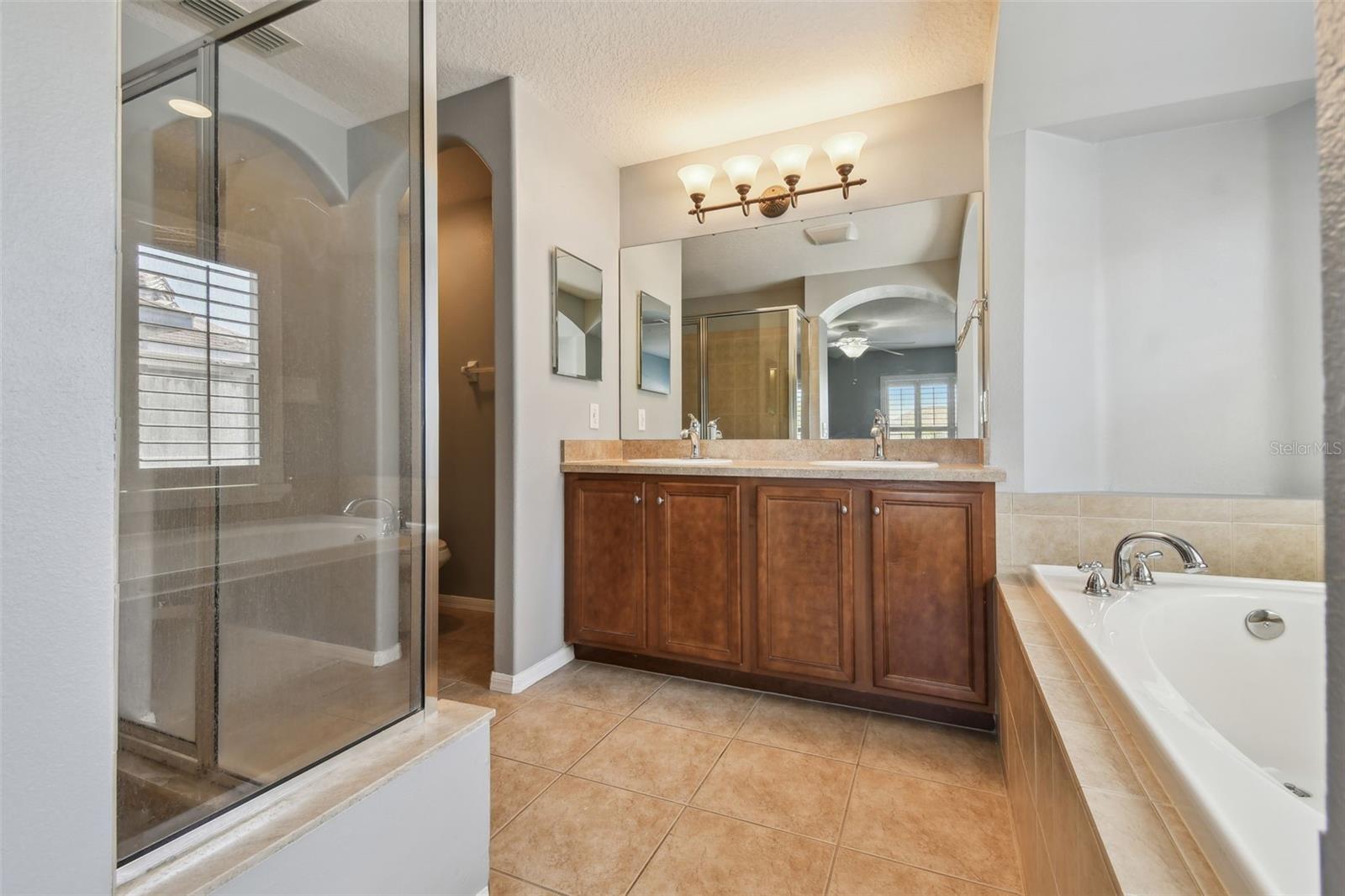 6816 GUILFORD BRIDGE DR, APOLLO BEACH, FL, 33572
